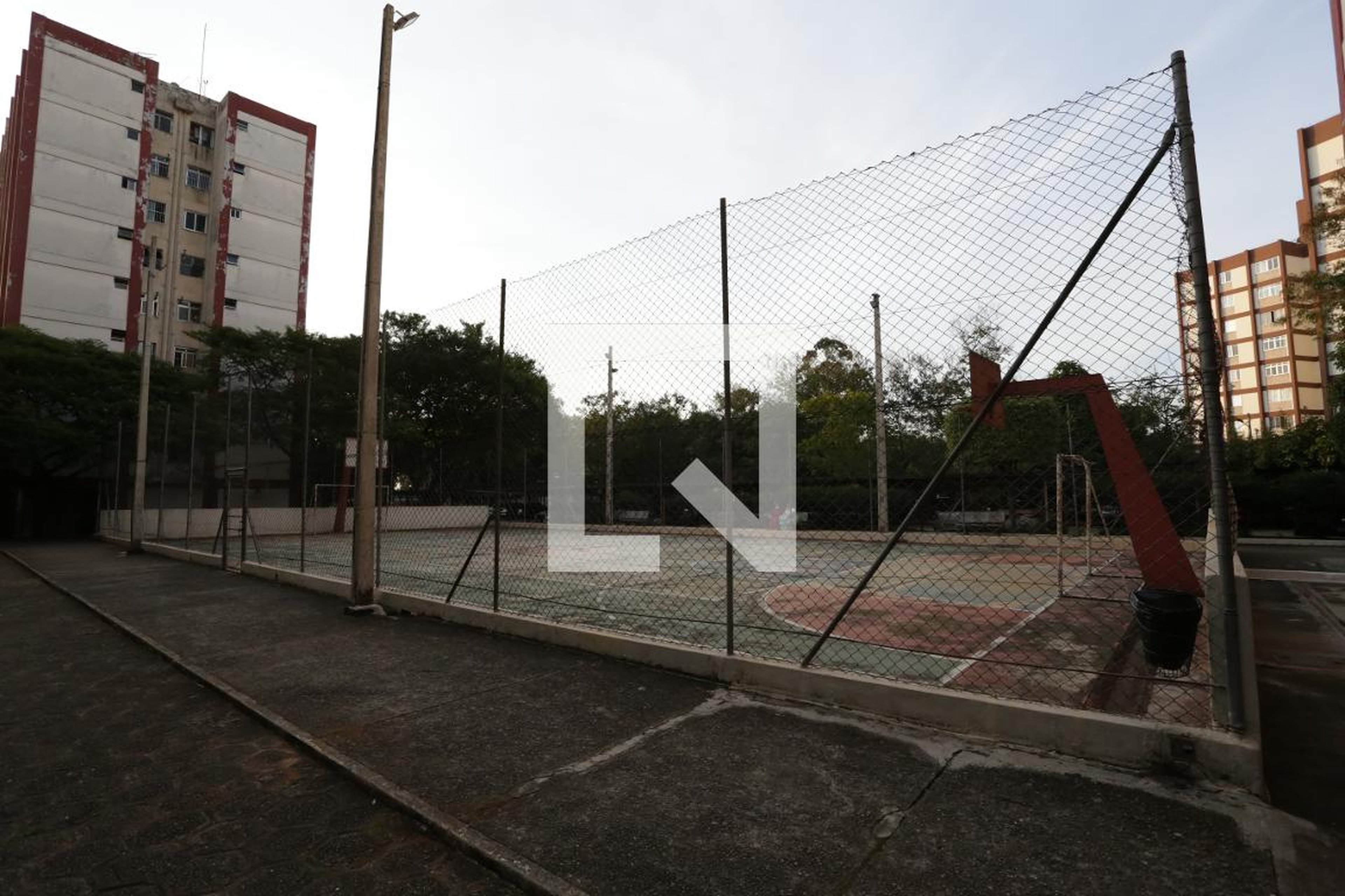 Quadra Esportiva - Conjunto Habitacional Alfazemas I