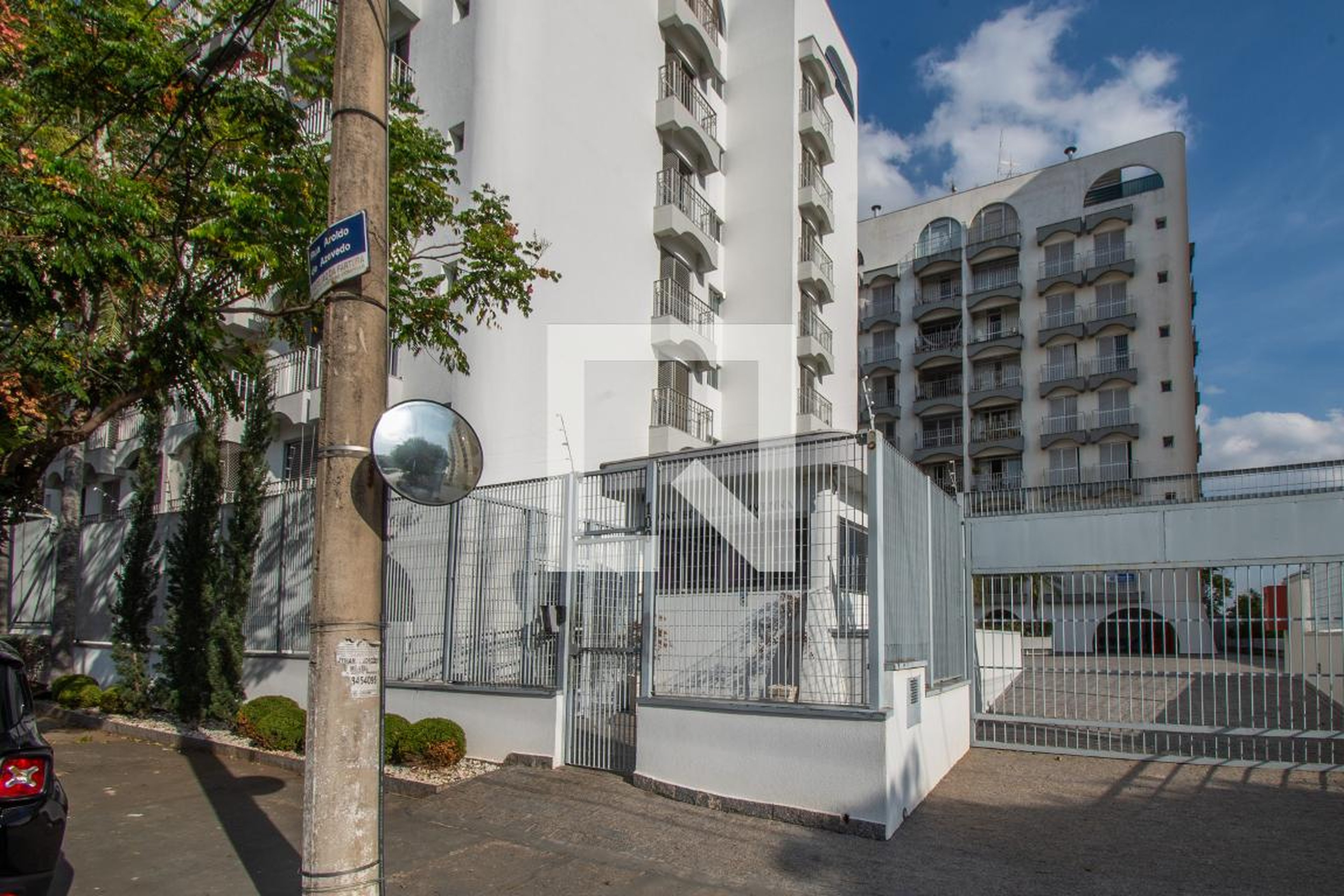 Fachada Condomínio em Rua Aroldo de Azevedo, 100