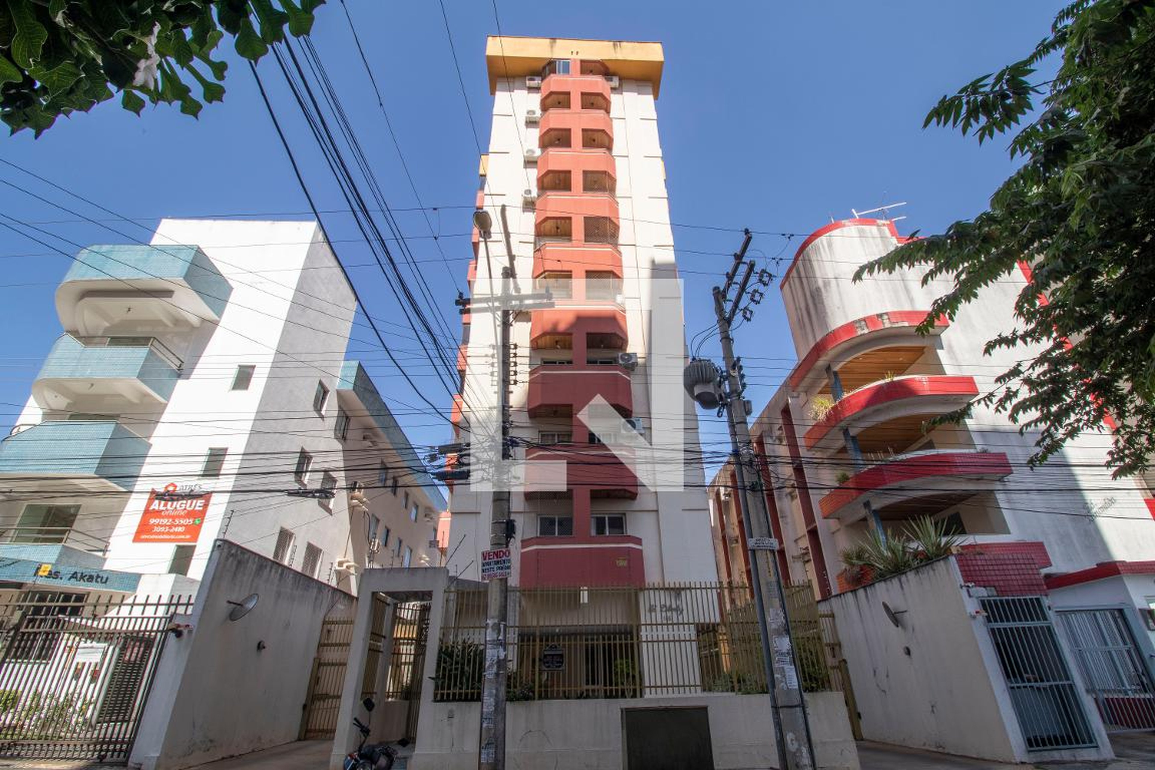 Fachada Condomínio em Rua 227-A, 116