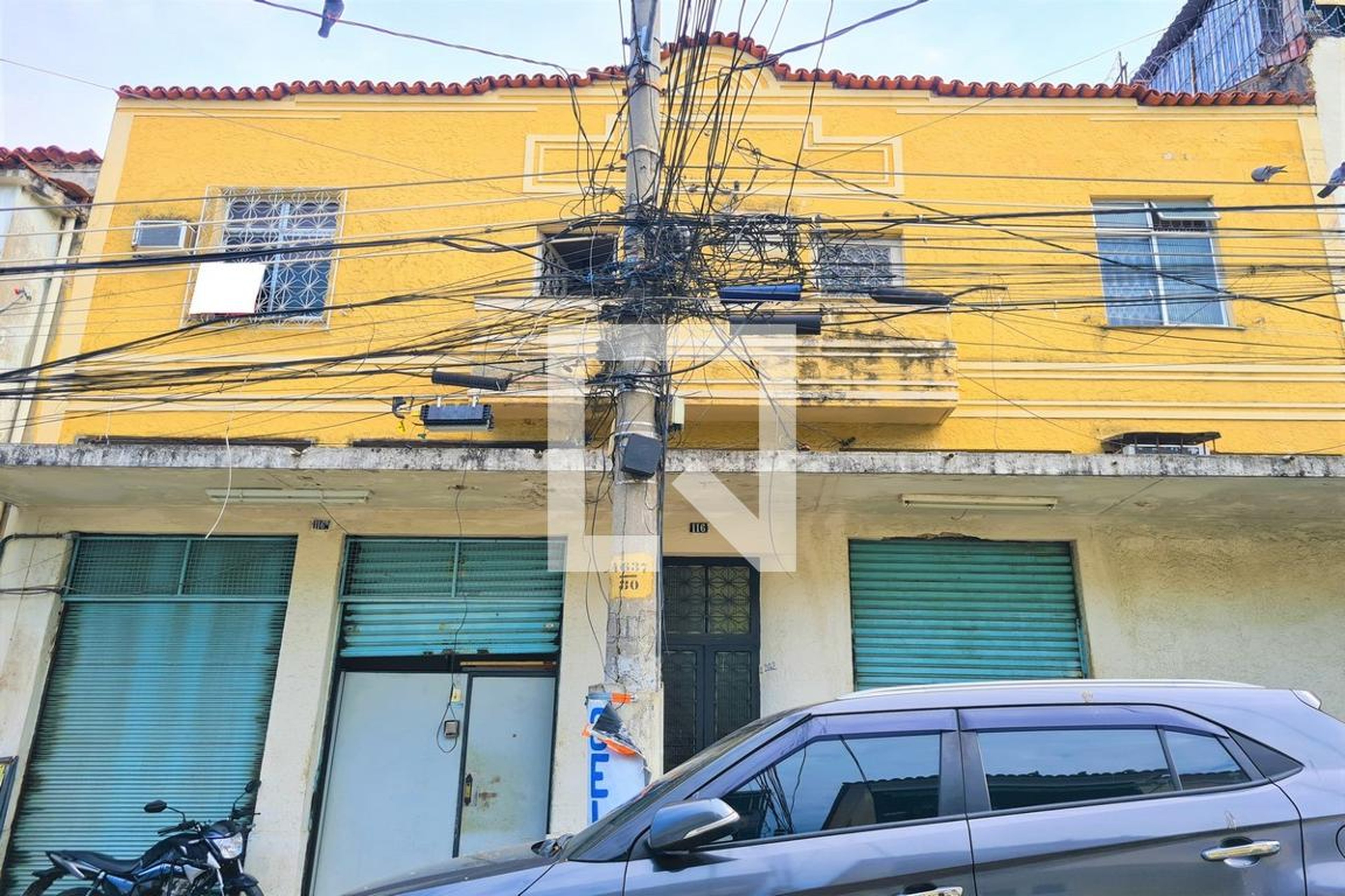 Fachada Condomínio em Rua Lourenço Ribeiro, 116