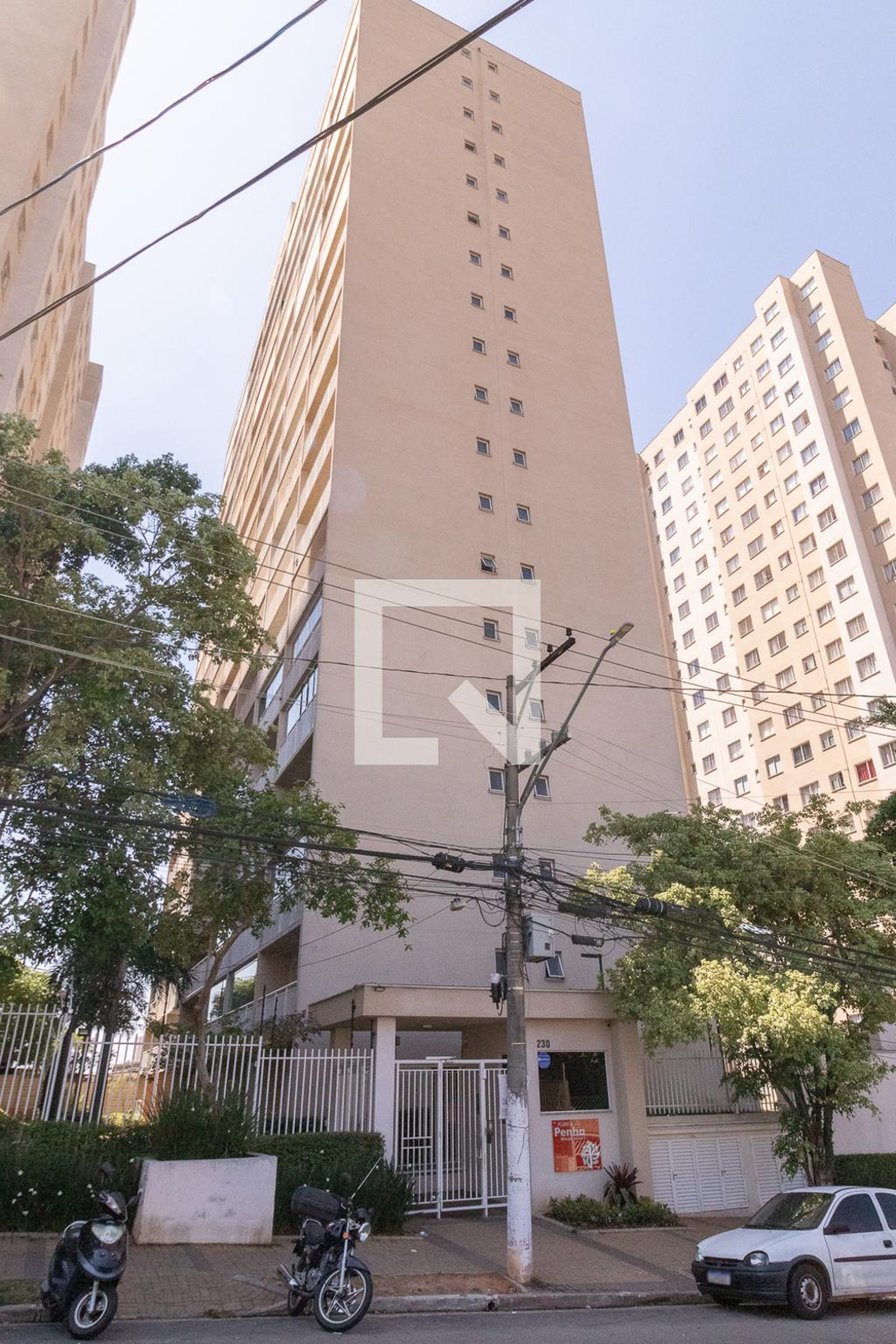 Fachada Condomínio em Rua Manuel Leiroz, 269