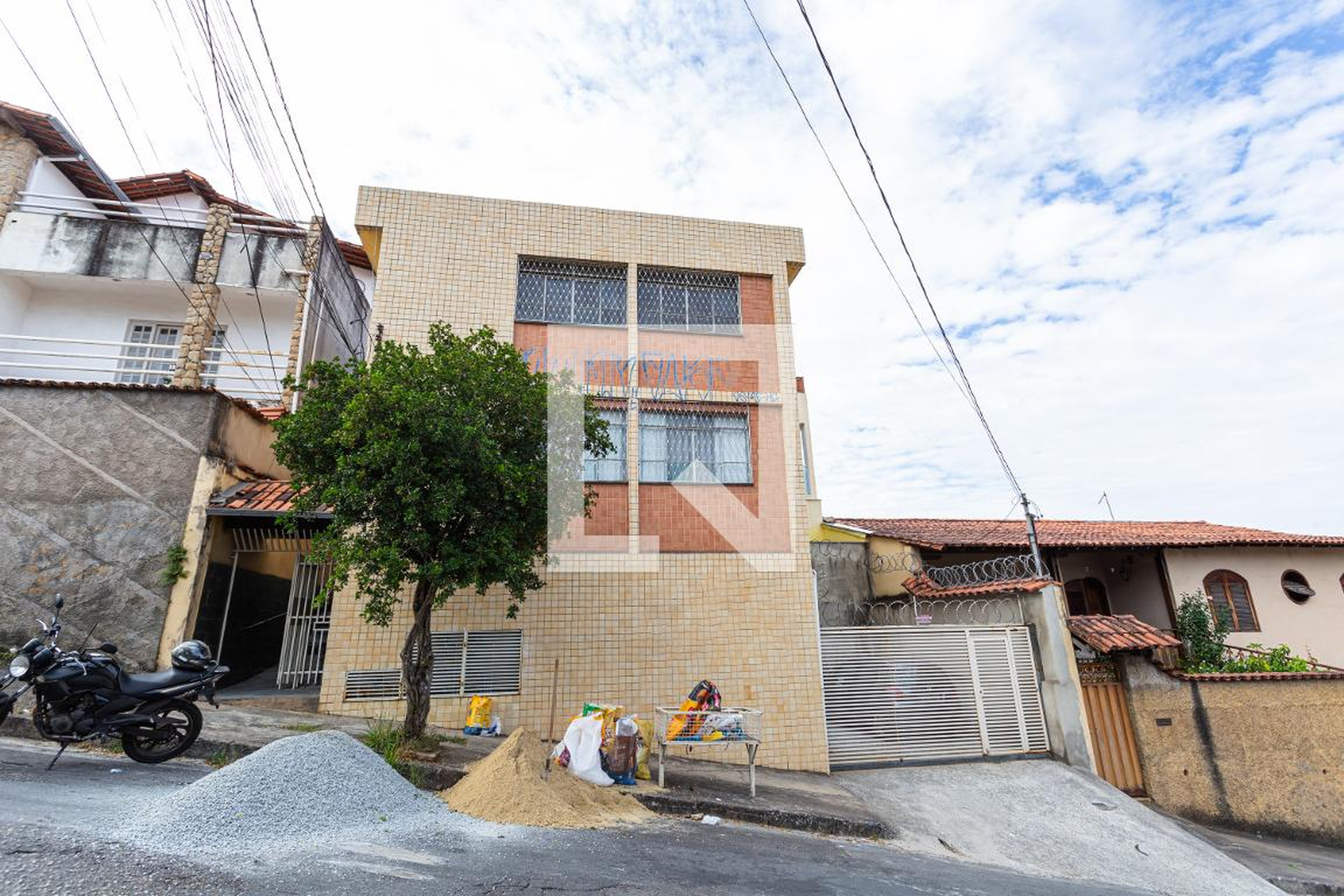 Fachada Condomínio em Rua Gomes Freire, 204