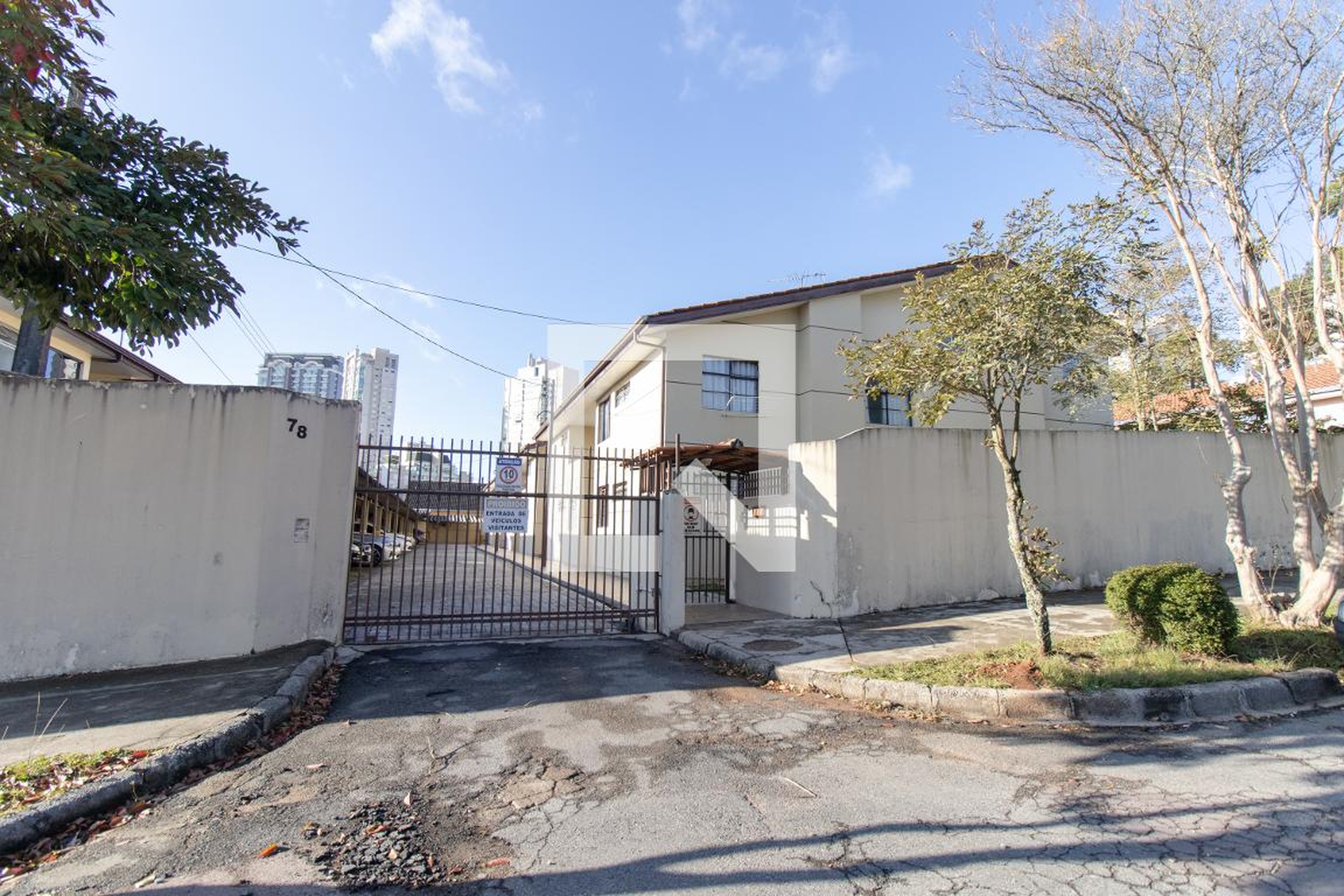 Fachada do Condomínio Condomínio Parque Residencial Ana Cecilaia