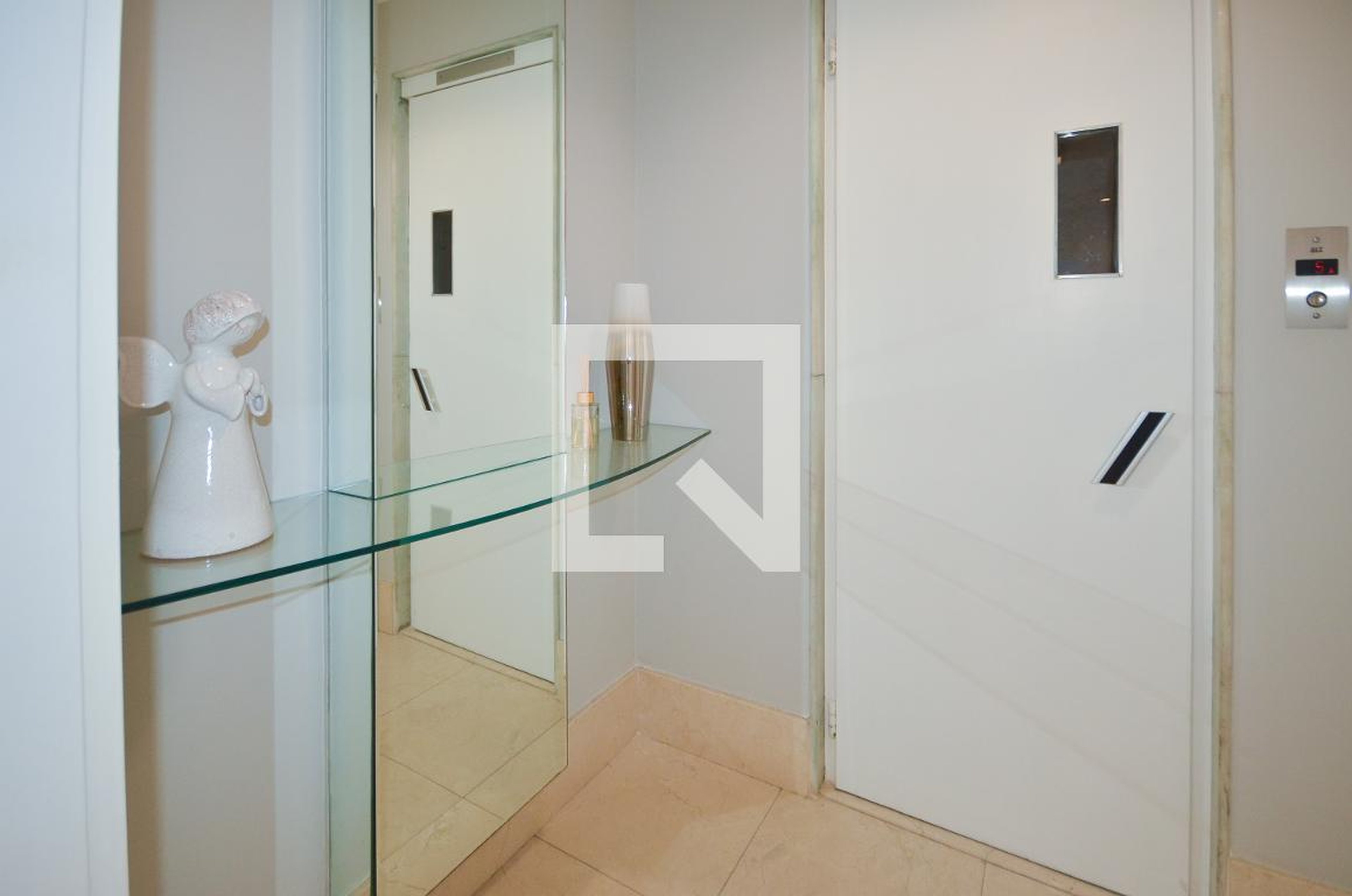 Hall de Entrada - Salgado Dias