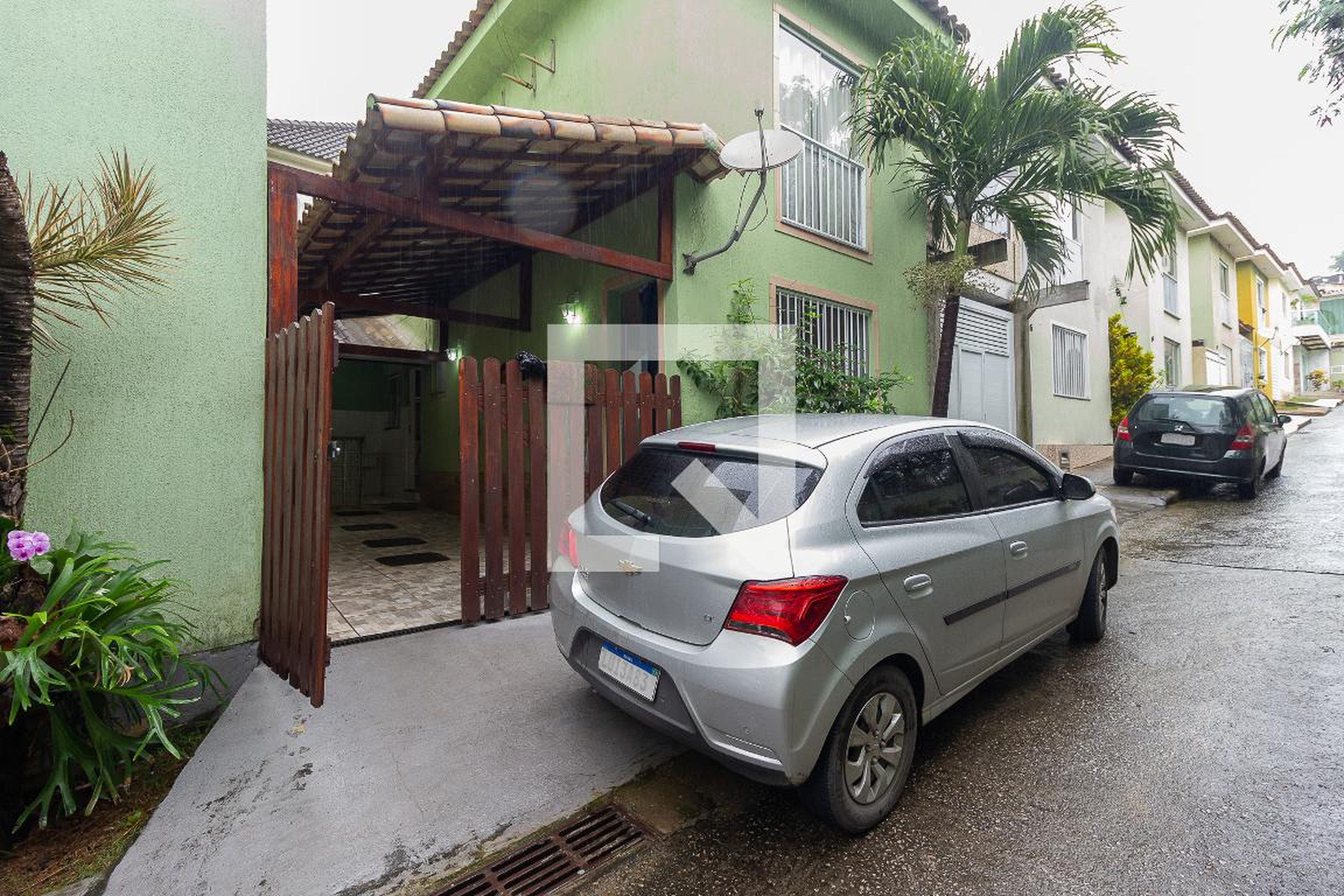 Fachada Condomínio em Rua Mirinzal, 213