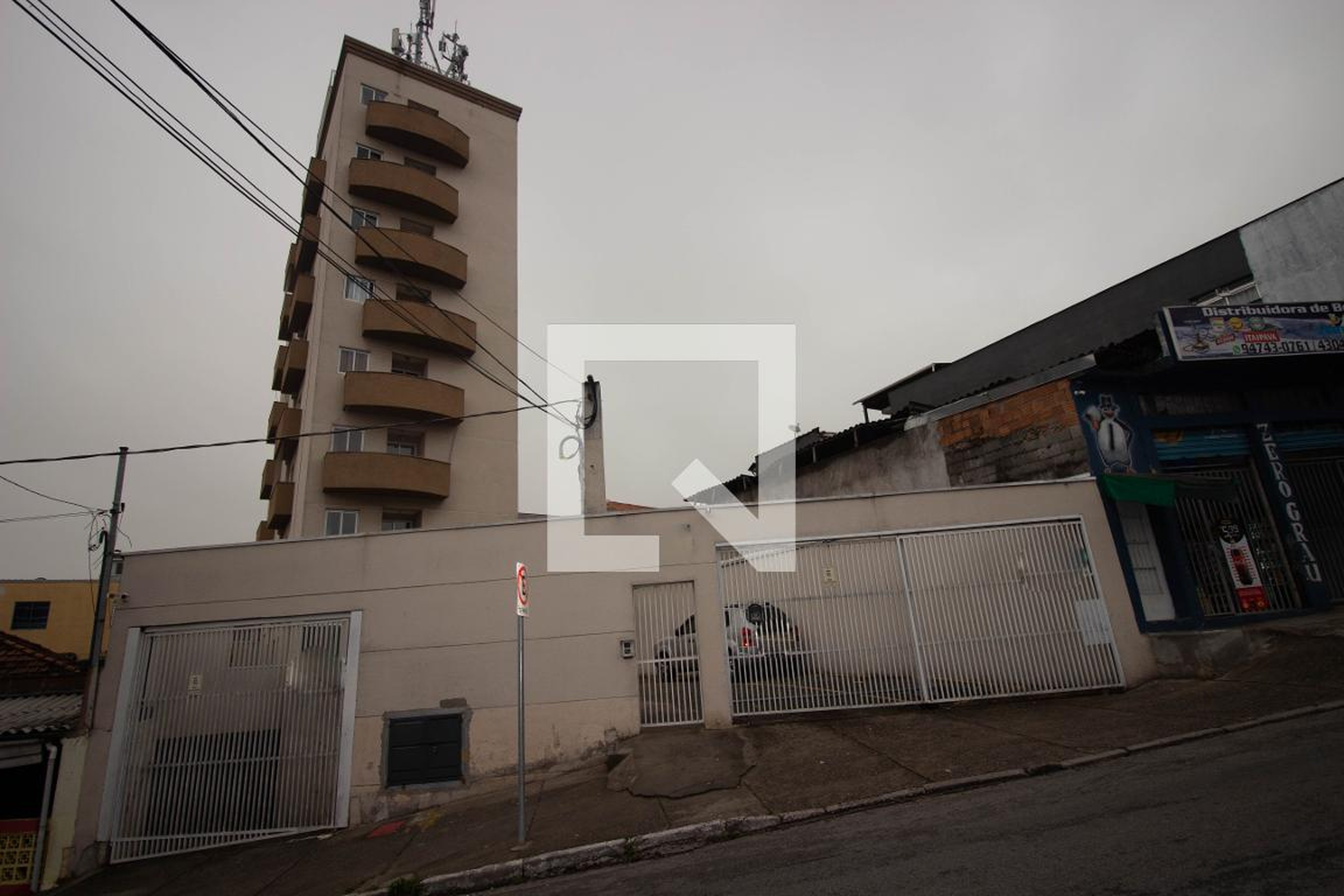 Fachada Condomínio em Avenida Manoel dos Santos Braga, 606
