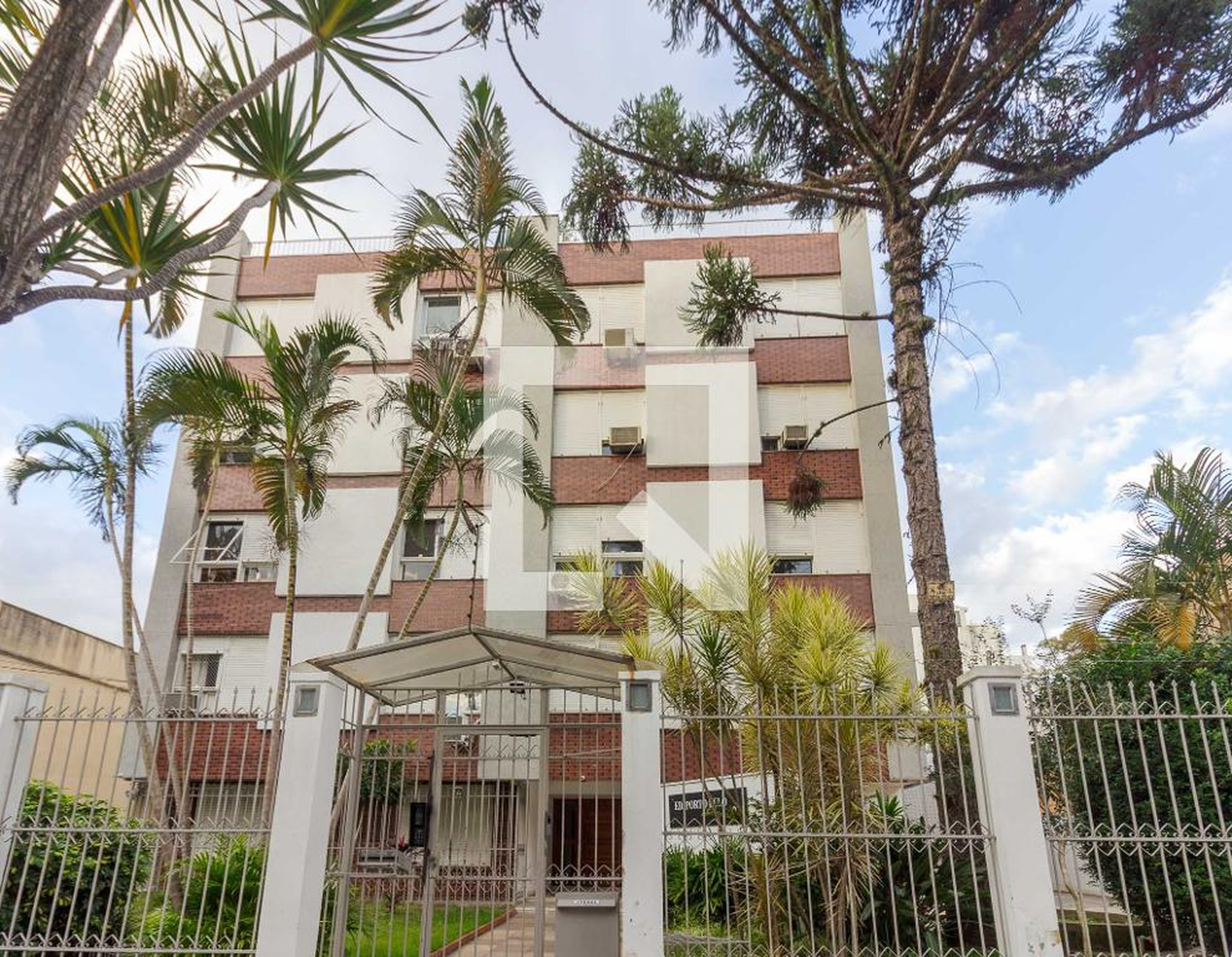 Fachada Condomínio em Avenida Itaqui, 71