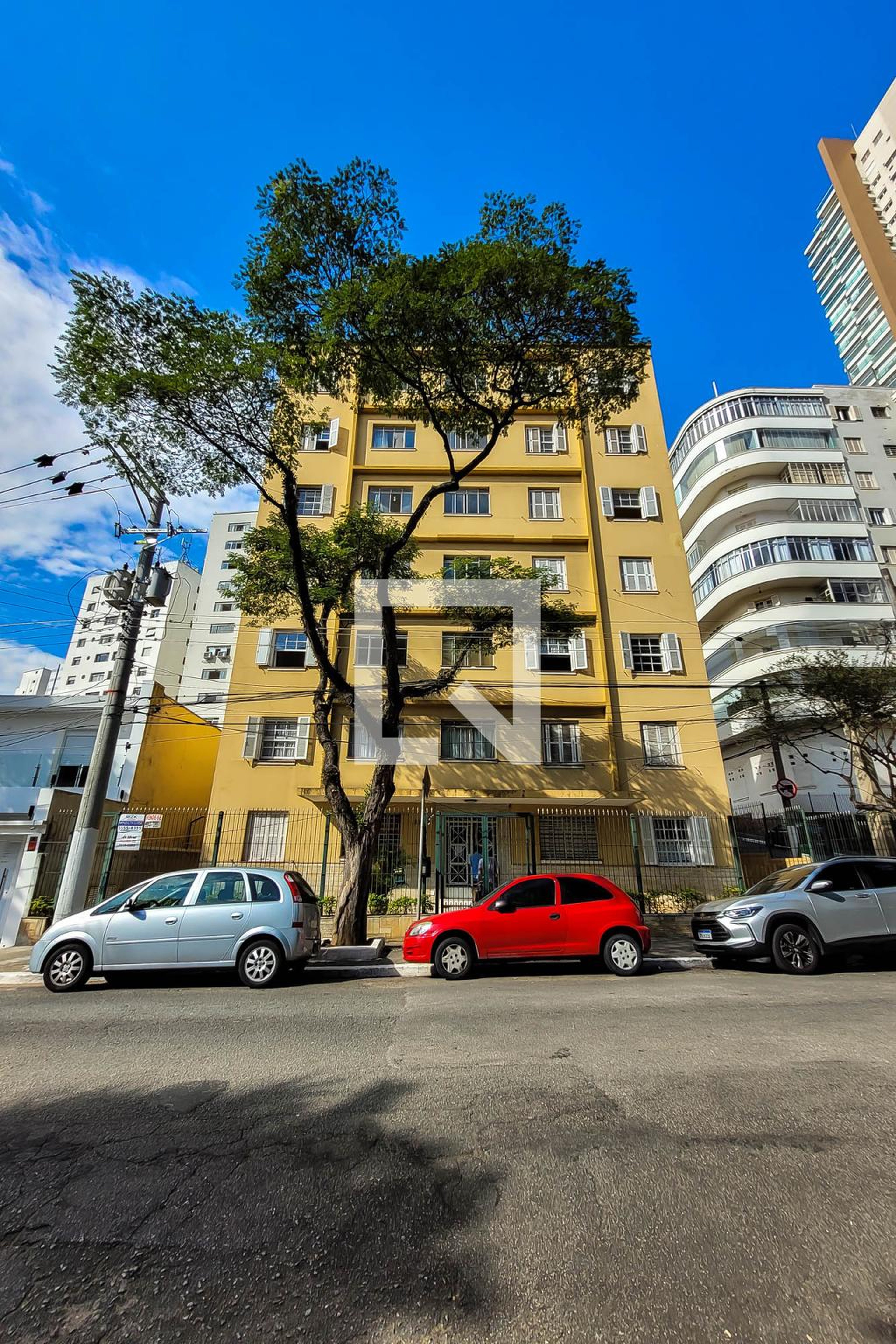 Fachada Condomínio em Avenida Armando Ferrentini, 239