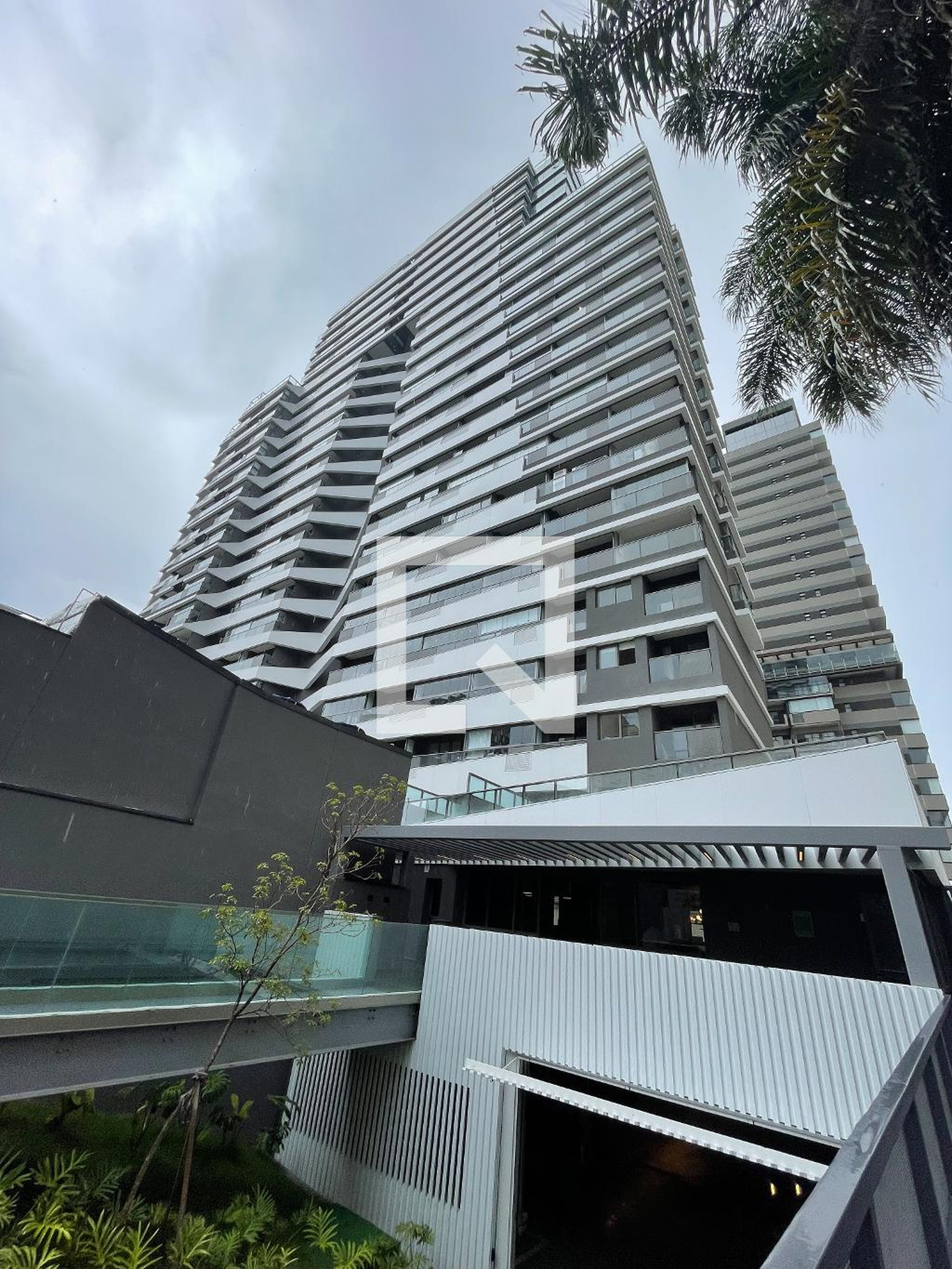 Fachada Condomínio em Rua Oscar Freire, 1675