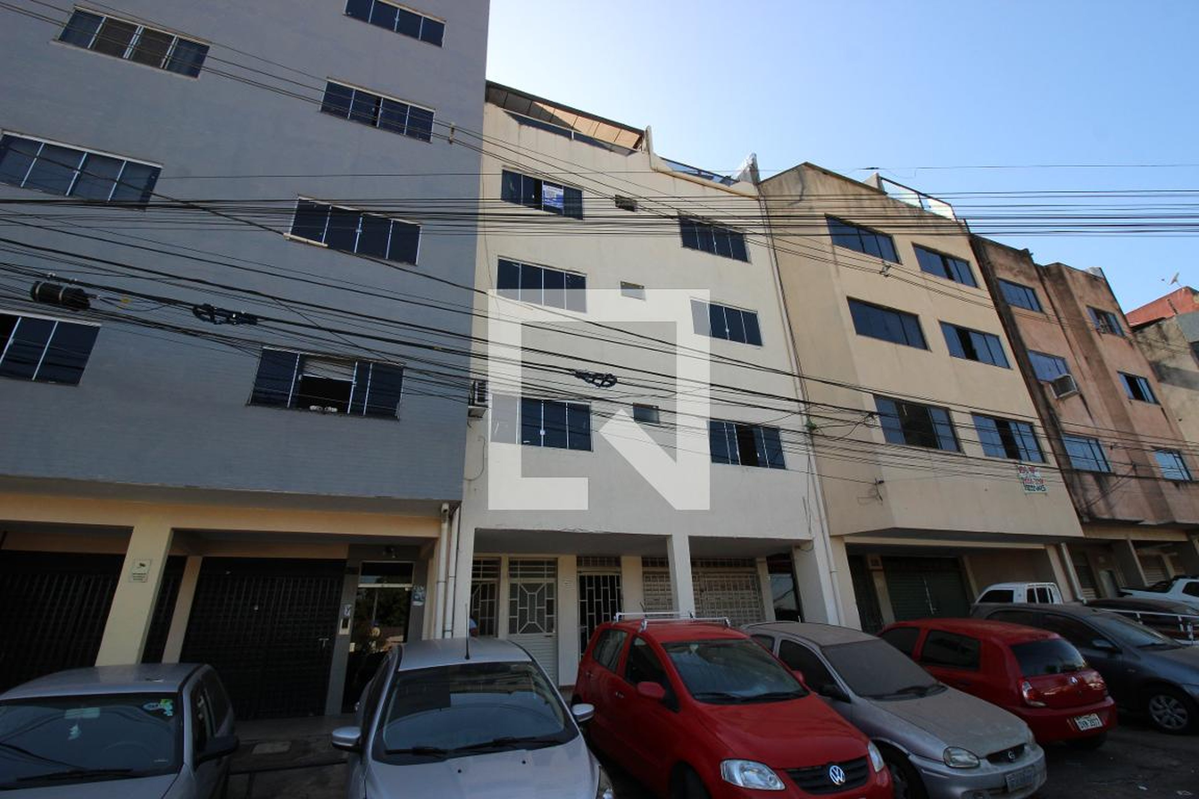 Fachada Condomínio em Rua 24, 97