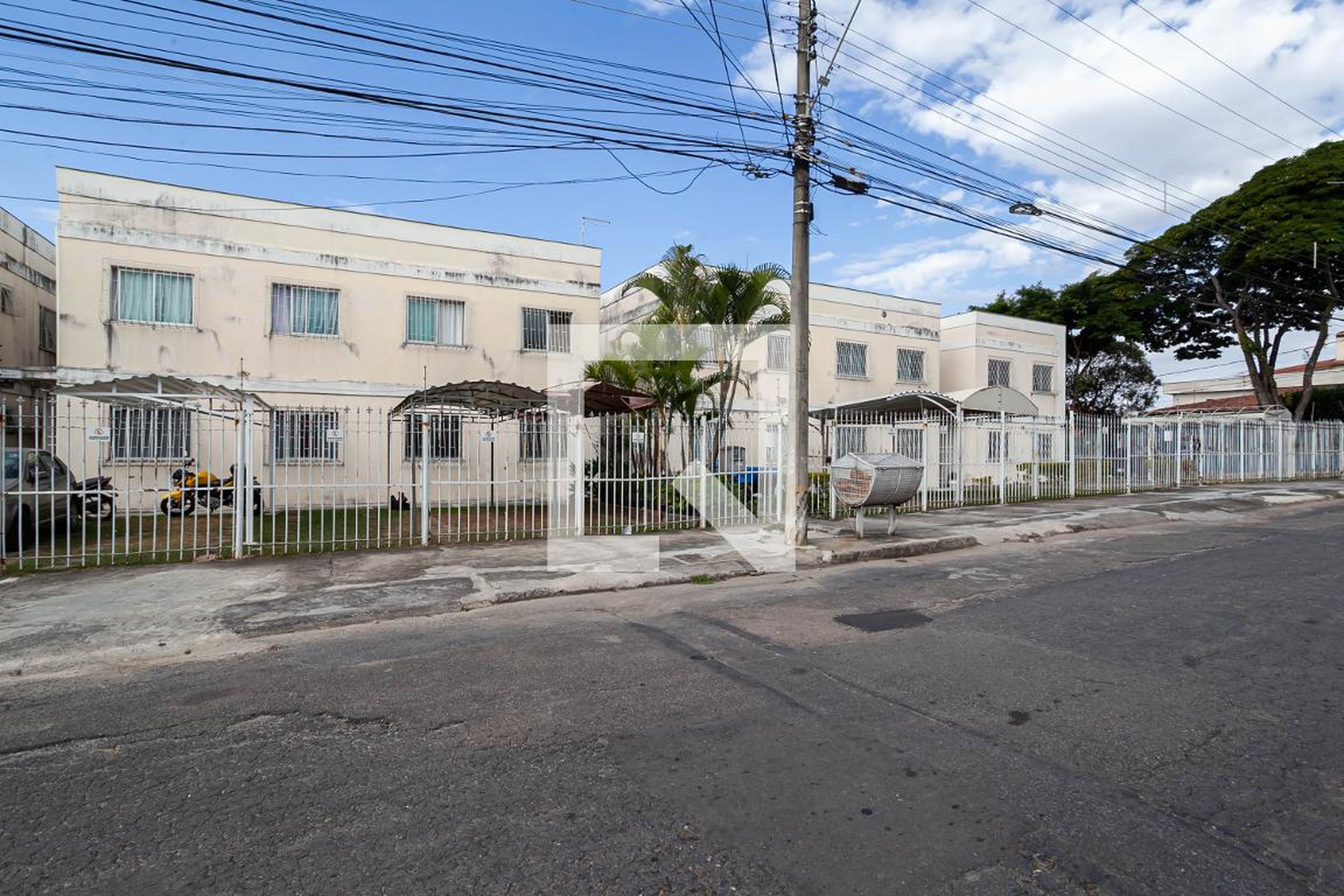 Fachada do prédio Condomínio Jardins da Pampulha