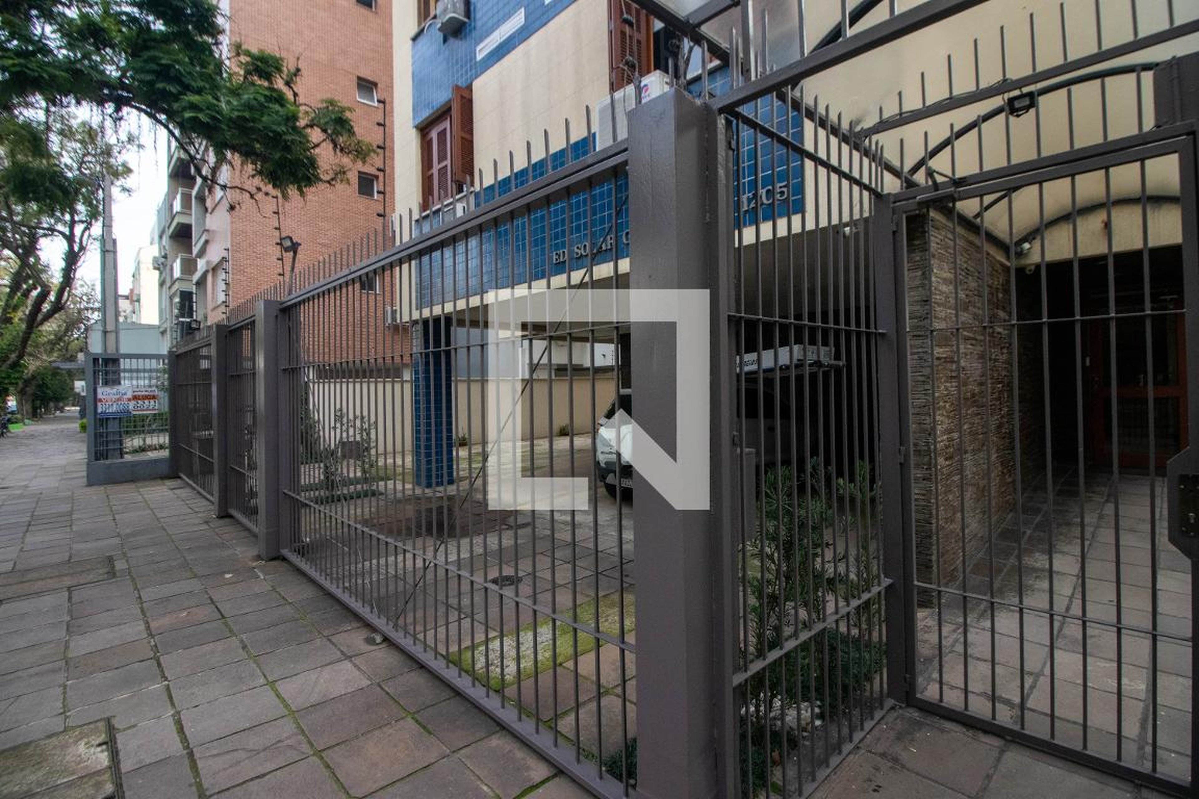 Fachada Condomínio em Rua Garibaldi, 1205