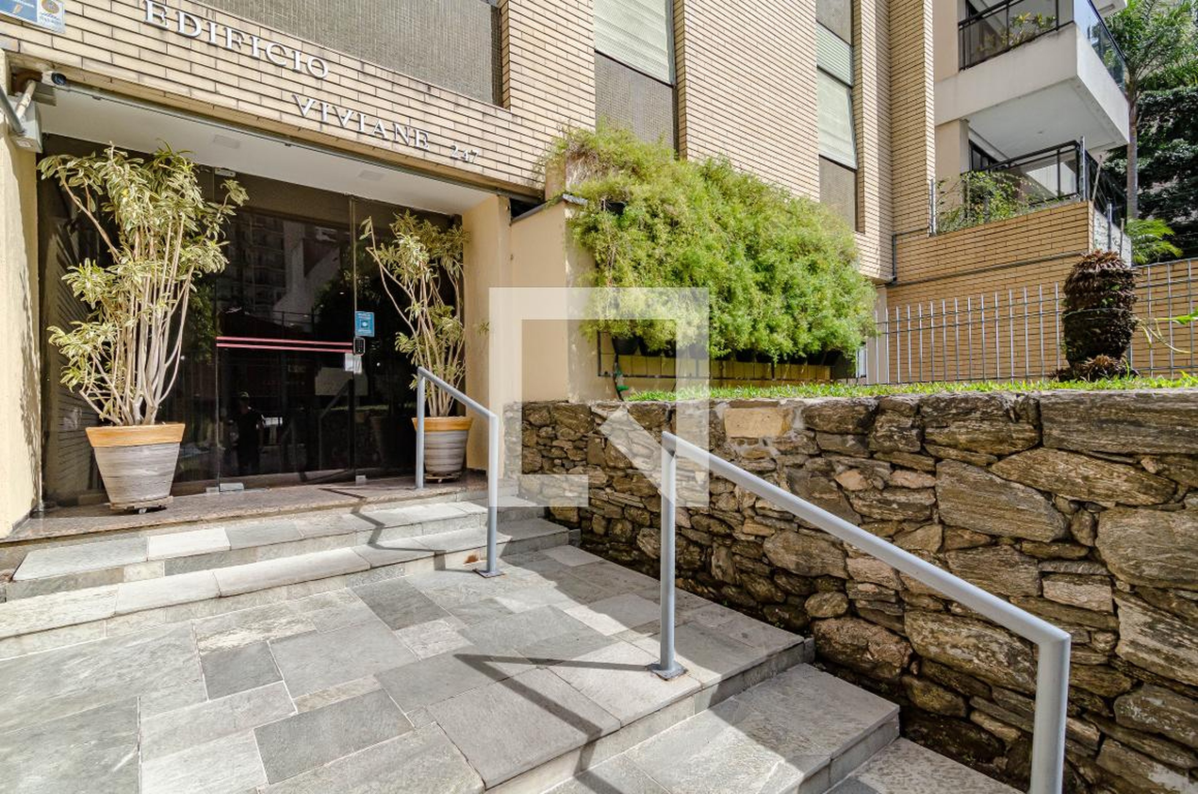 Entrada - Edifício Viviane