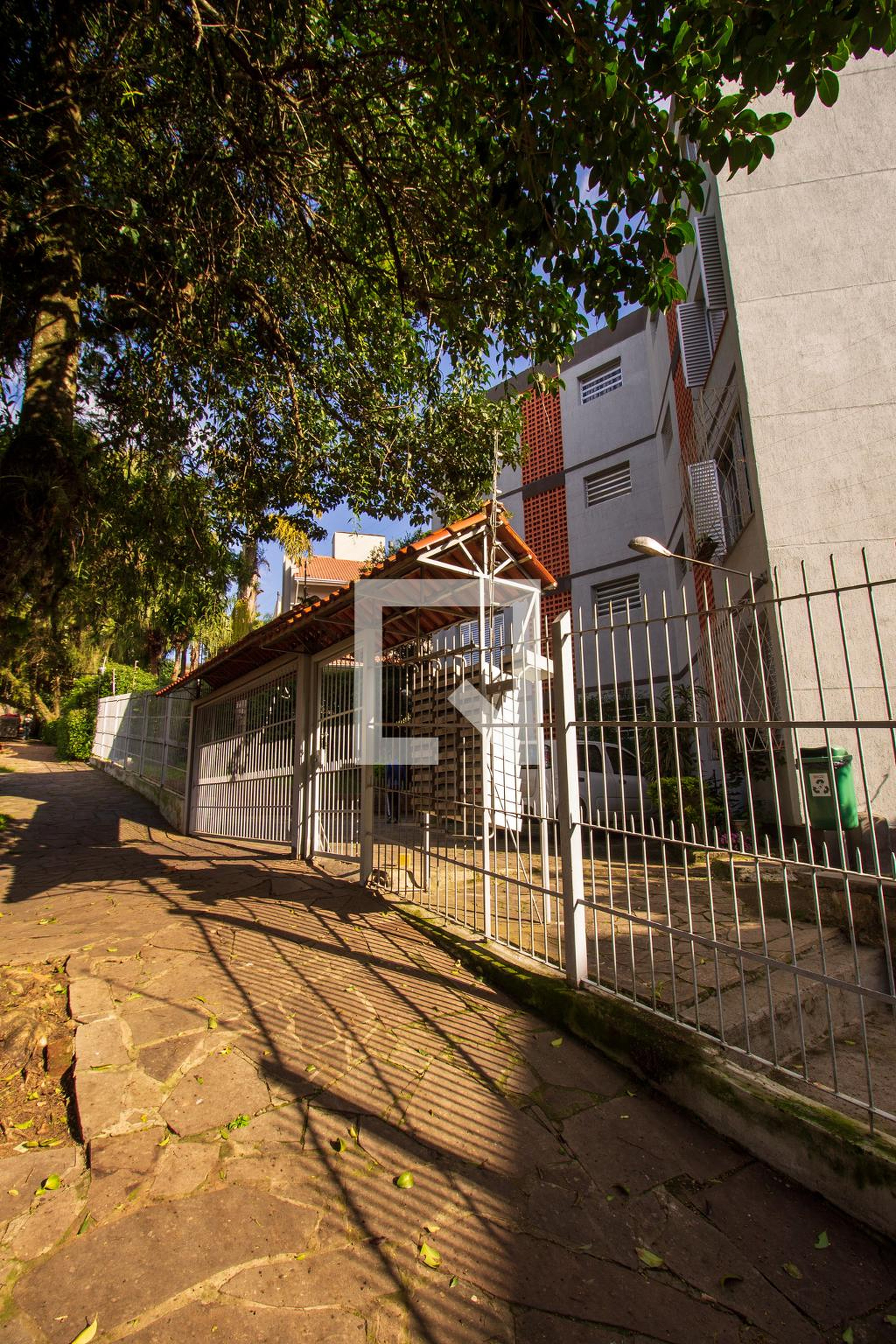 Fachada Condomínio em Rua Hipólito da Costa, 251