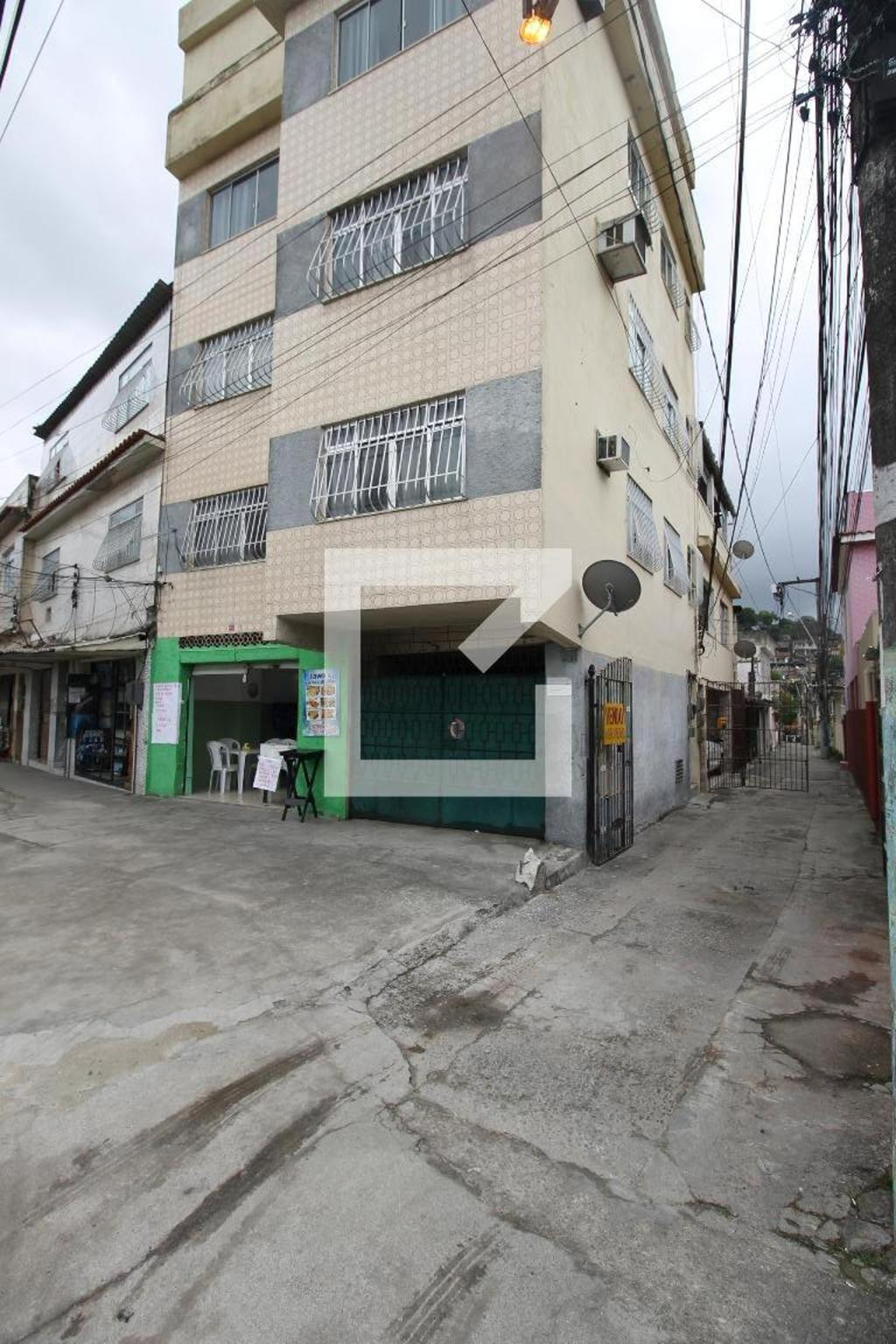 Fachada Condomínio em Rua Salvatori, 451