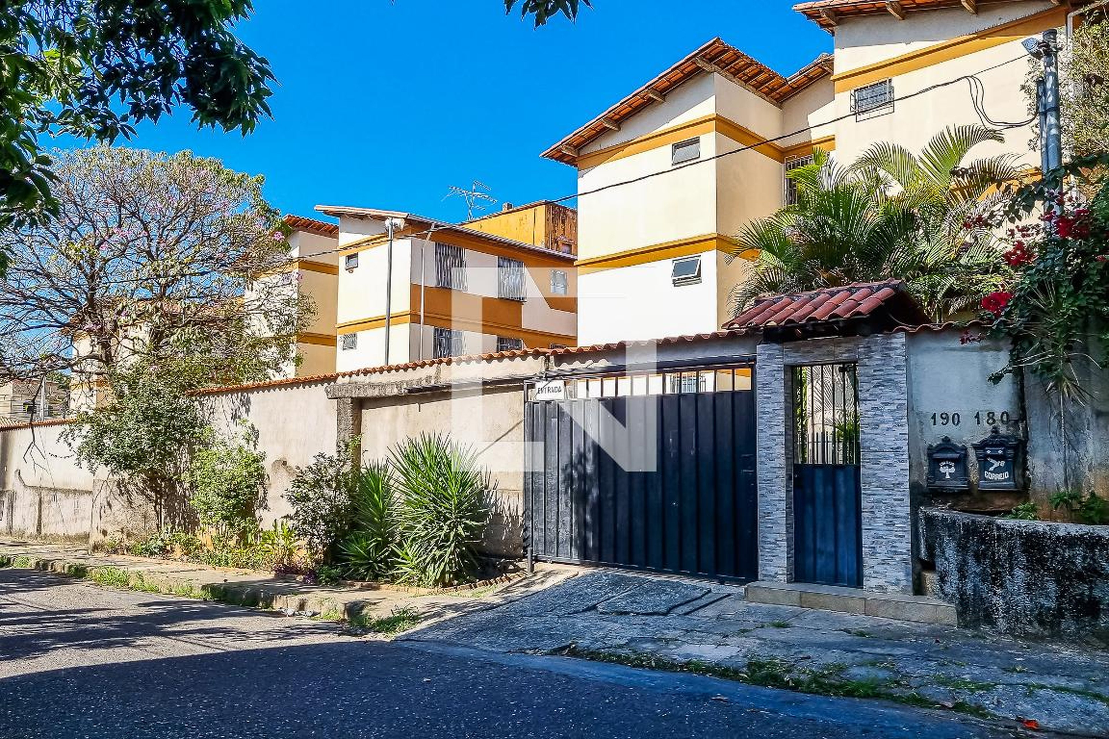 Fachada Condomínio Santa Helena III