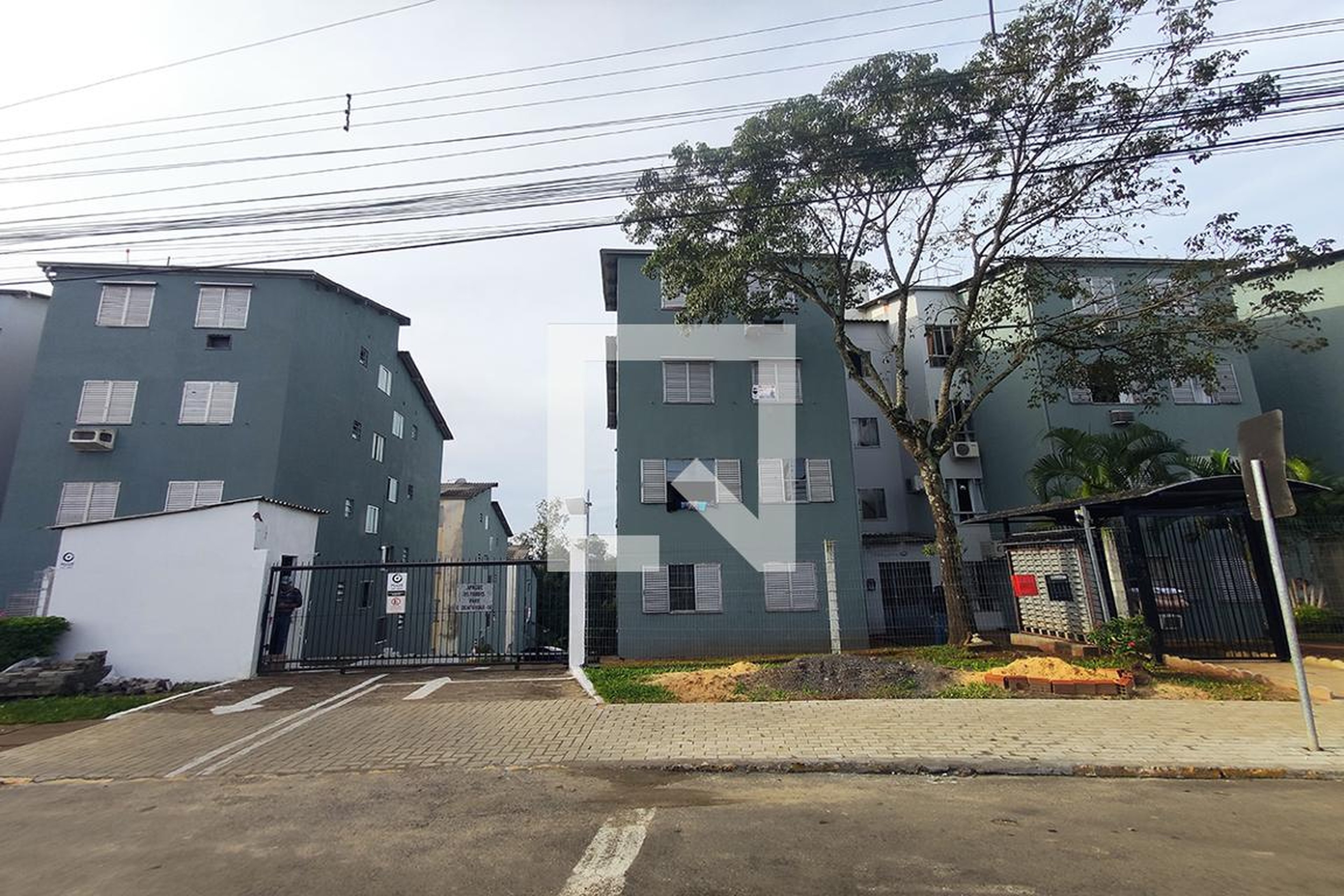 Fachada do Condomínio Condomínio em Rua Doutor Karl Wilhelm Schinke, 1054