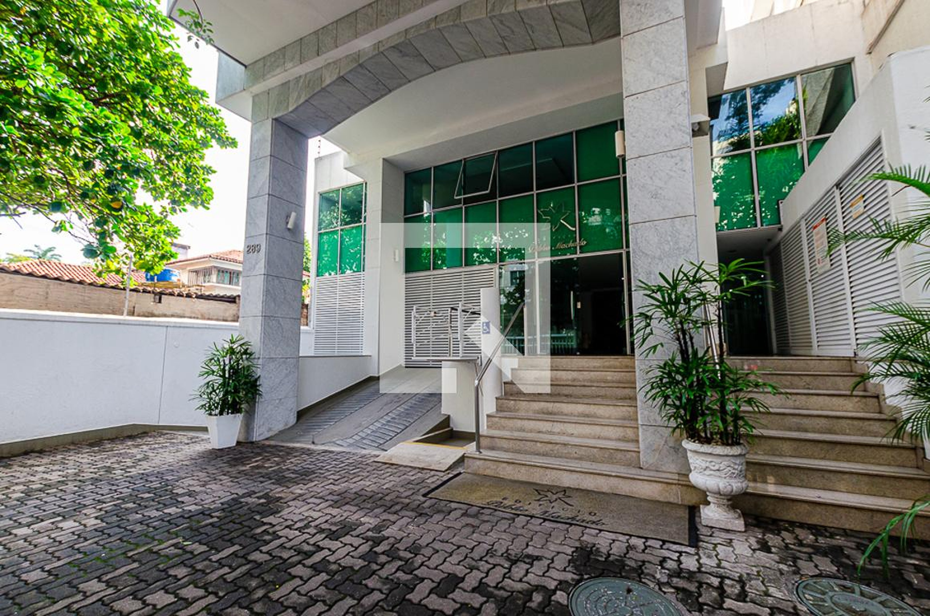 Entrada - Publio Machado