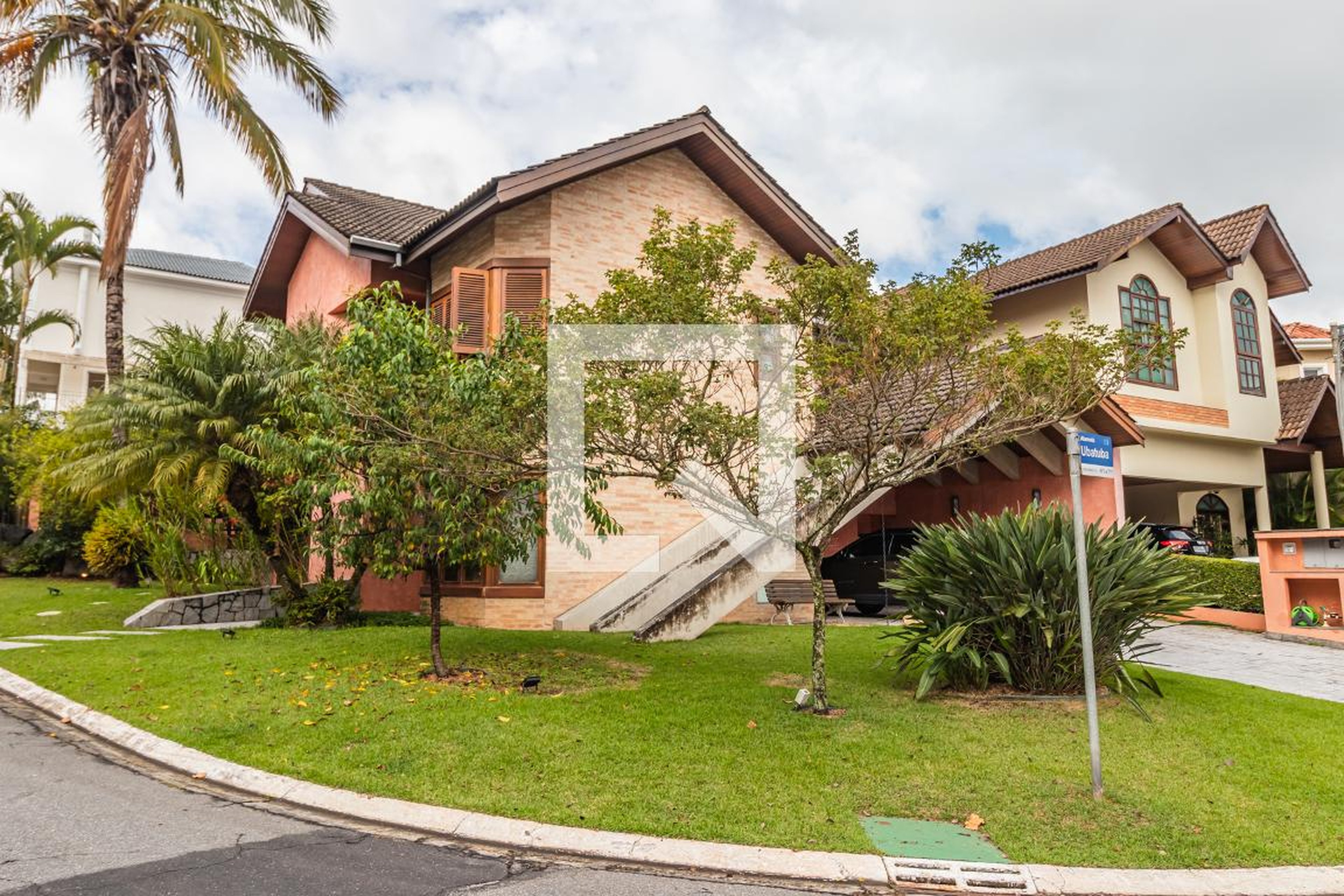 Fachada Condomínio Alphaville Residencial 3