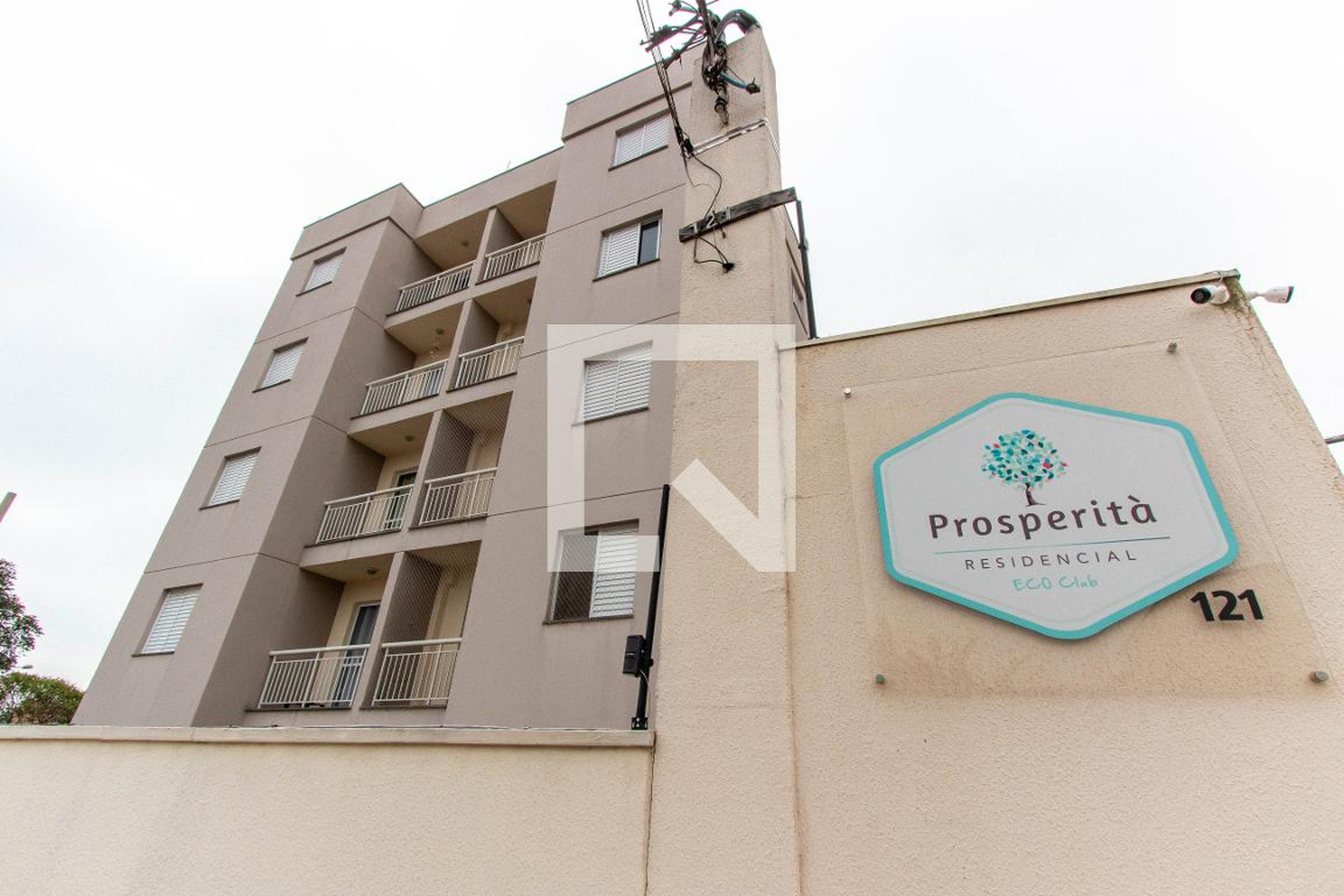 Fachada do Prédio Condomínio em Rua Caminho Existente, 121