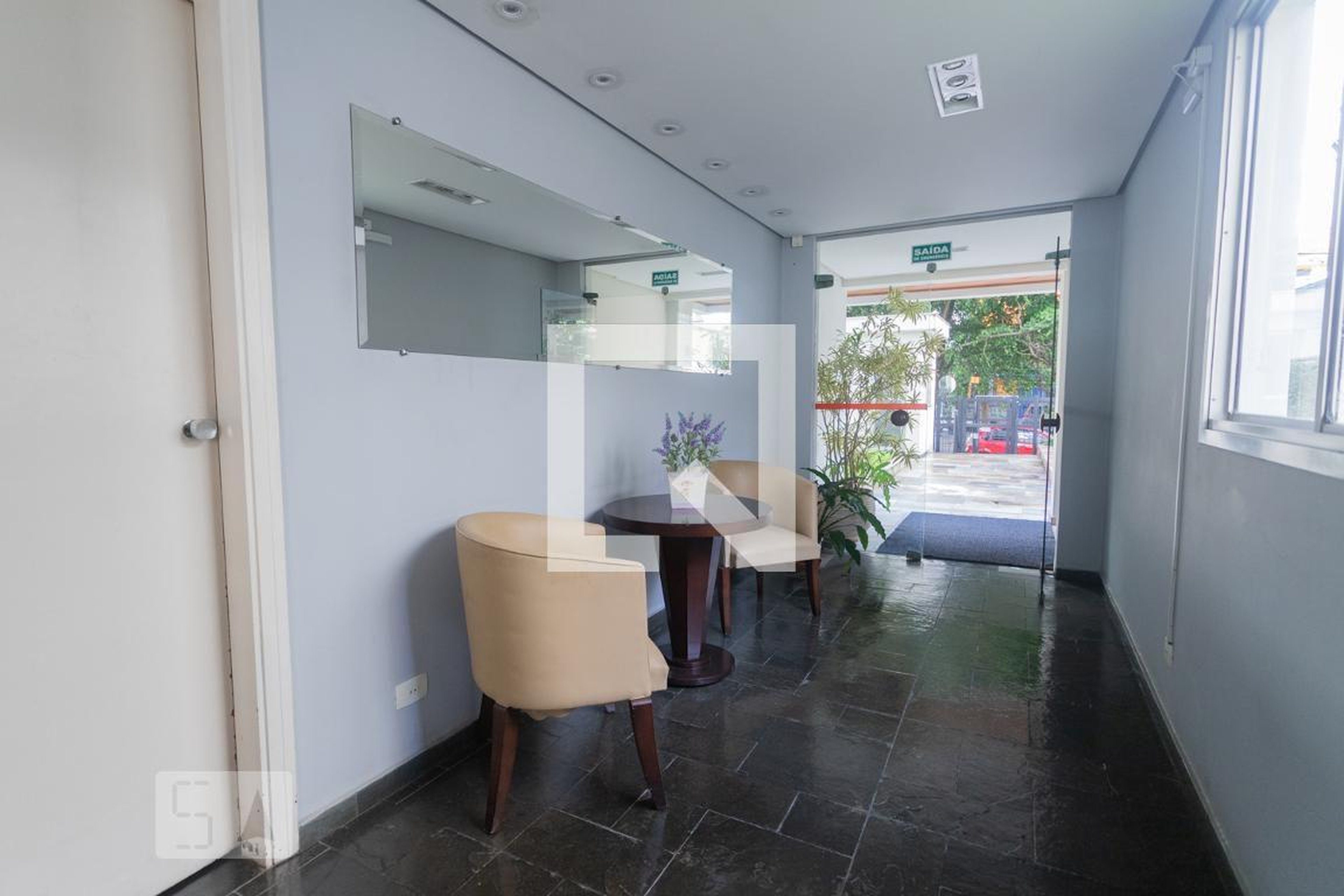 Hall de Entrada - Blue Moon