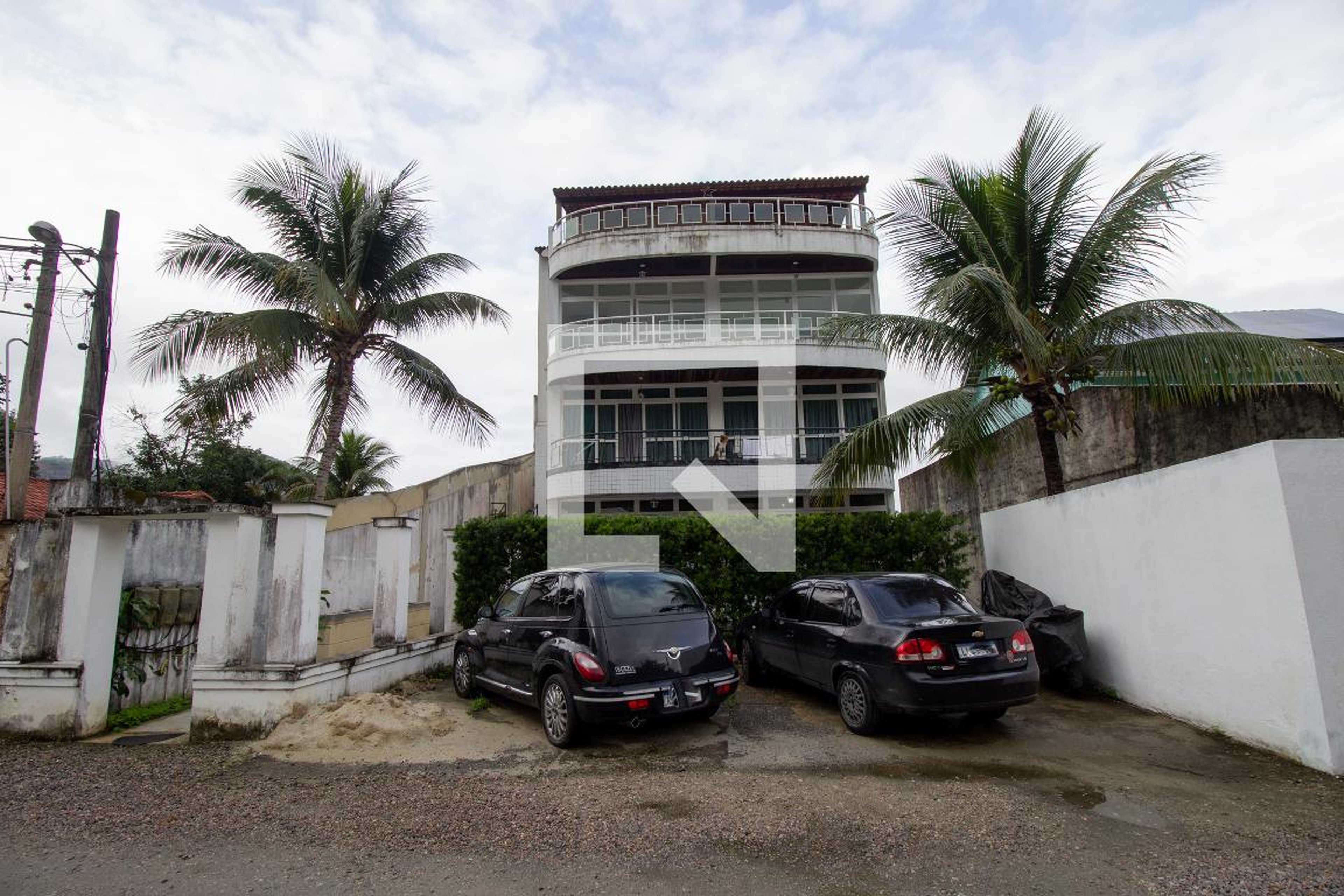 Fachada do Prédio Condomínio em Estrada Antônio Barbosa, 438