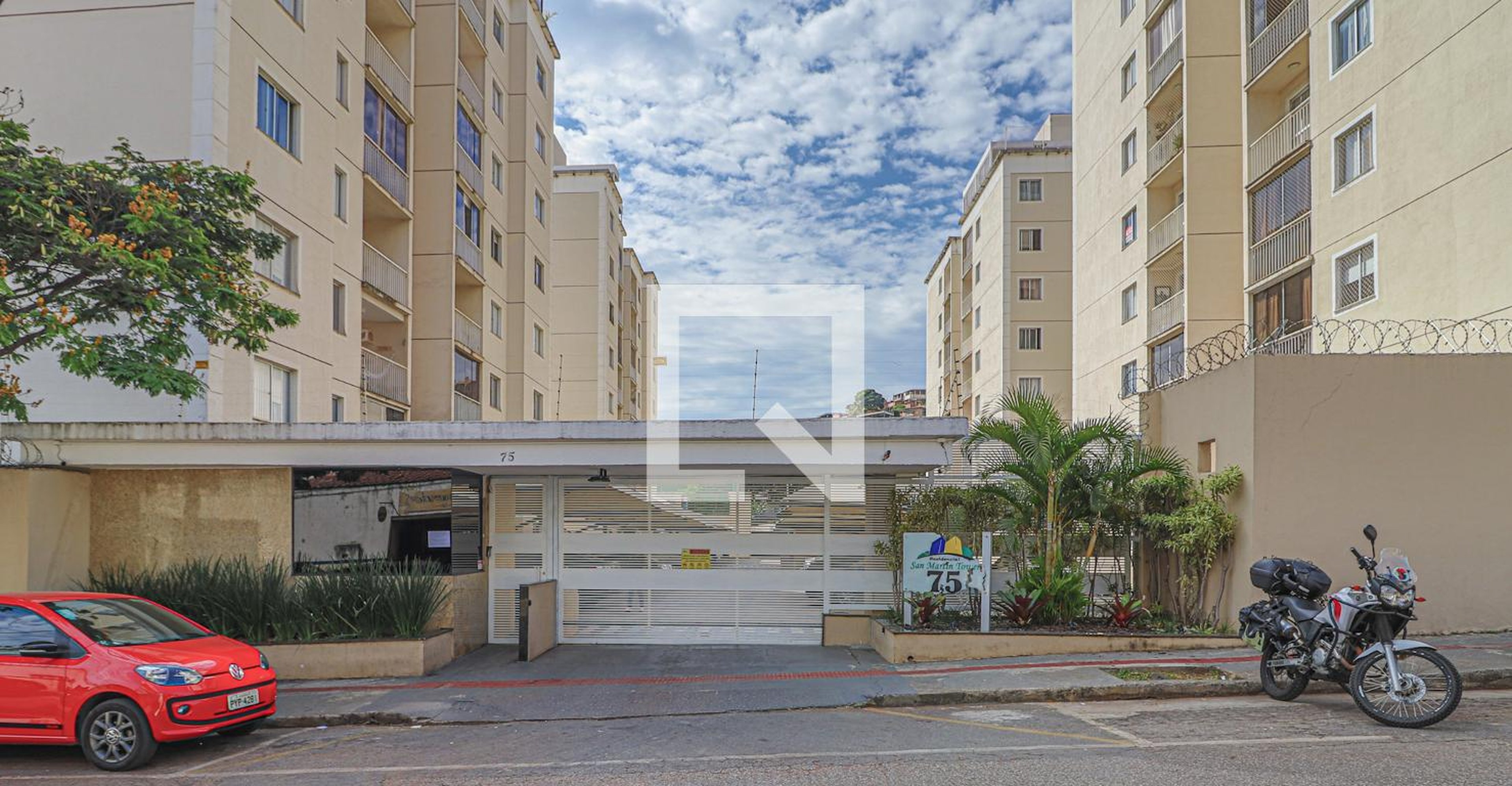 Fachada do Condomínio Condomínio San Martin Tower