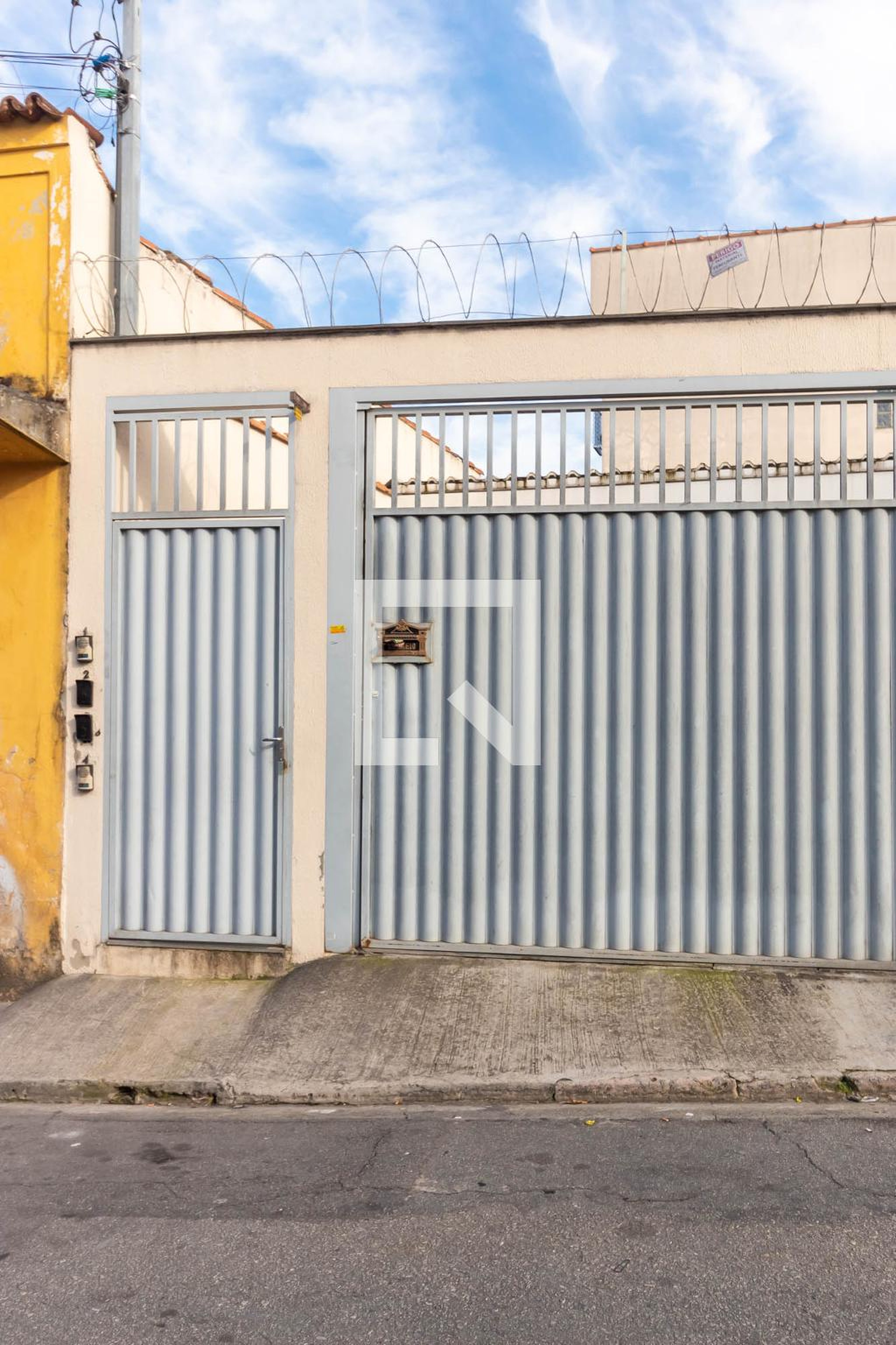 Fachada Condomínio em Rua Jorge de Almeida Quirino, 258