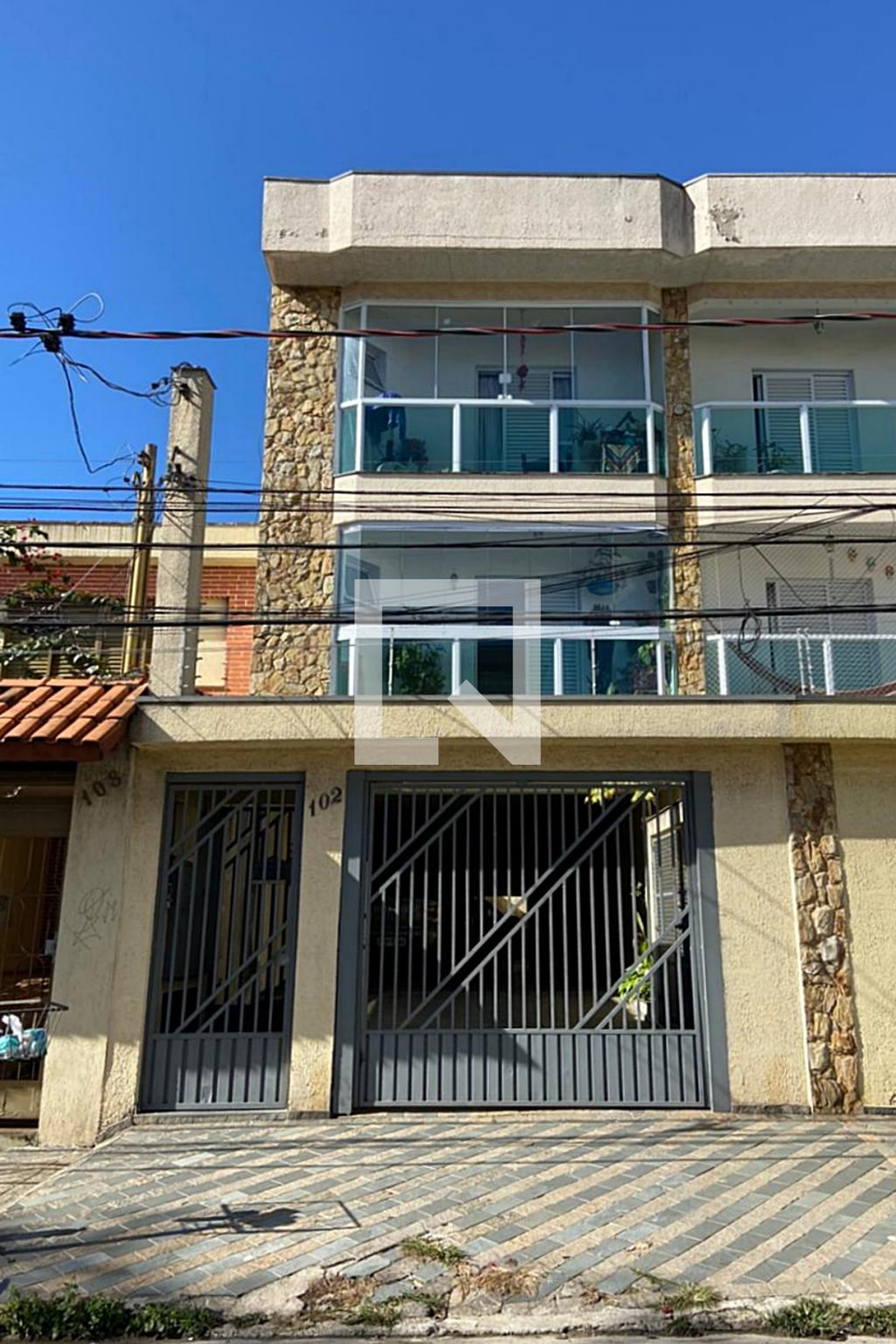 Fachada Condomínio em Rua Viena, 102