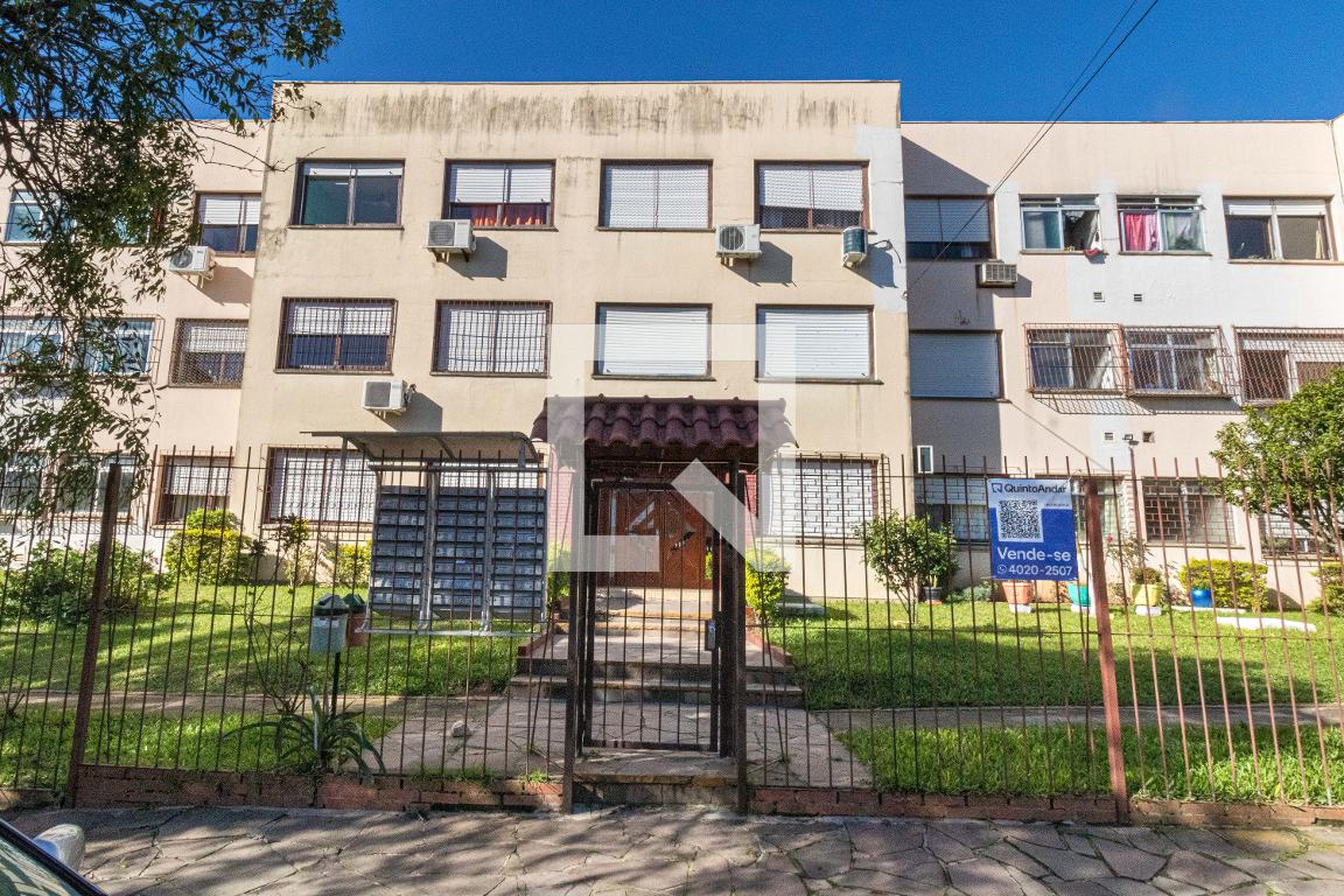 Fachada do Condomínio Condomínio em Rua Luís Lederman, 400