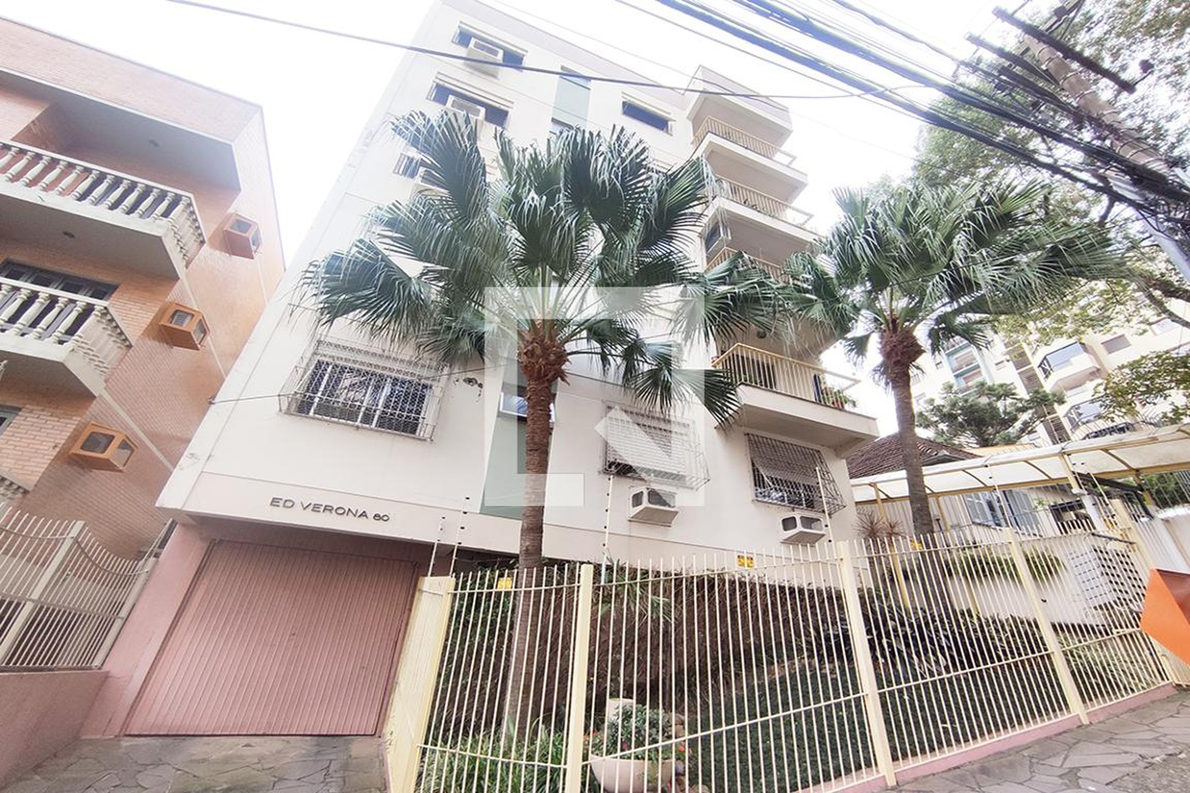 Fachada do Condomínio Edifício Verona