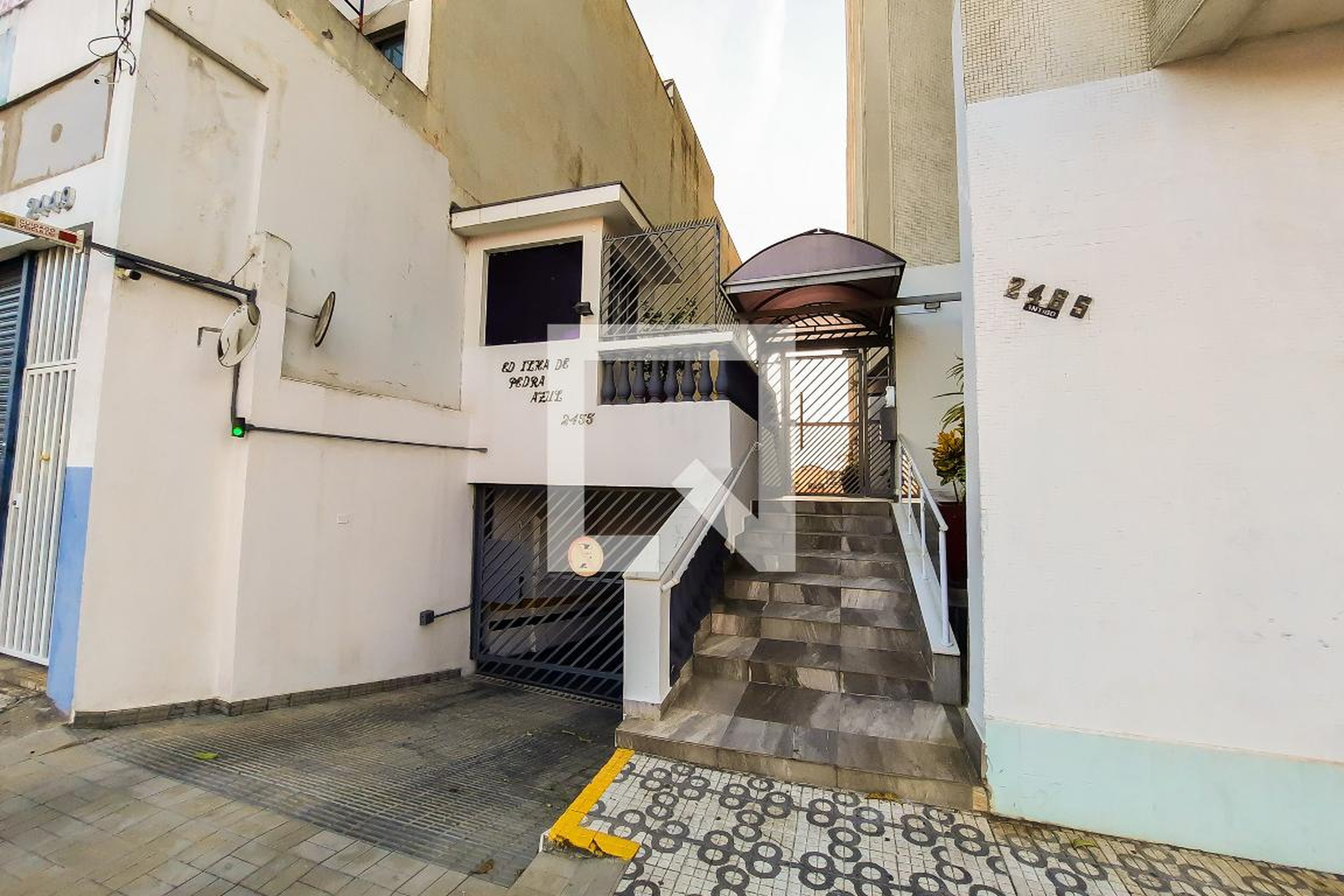 Fachada do Condomínio Condomínio Ilha de Pedra Azul