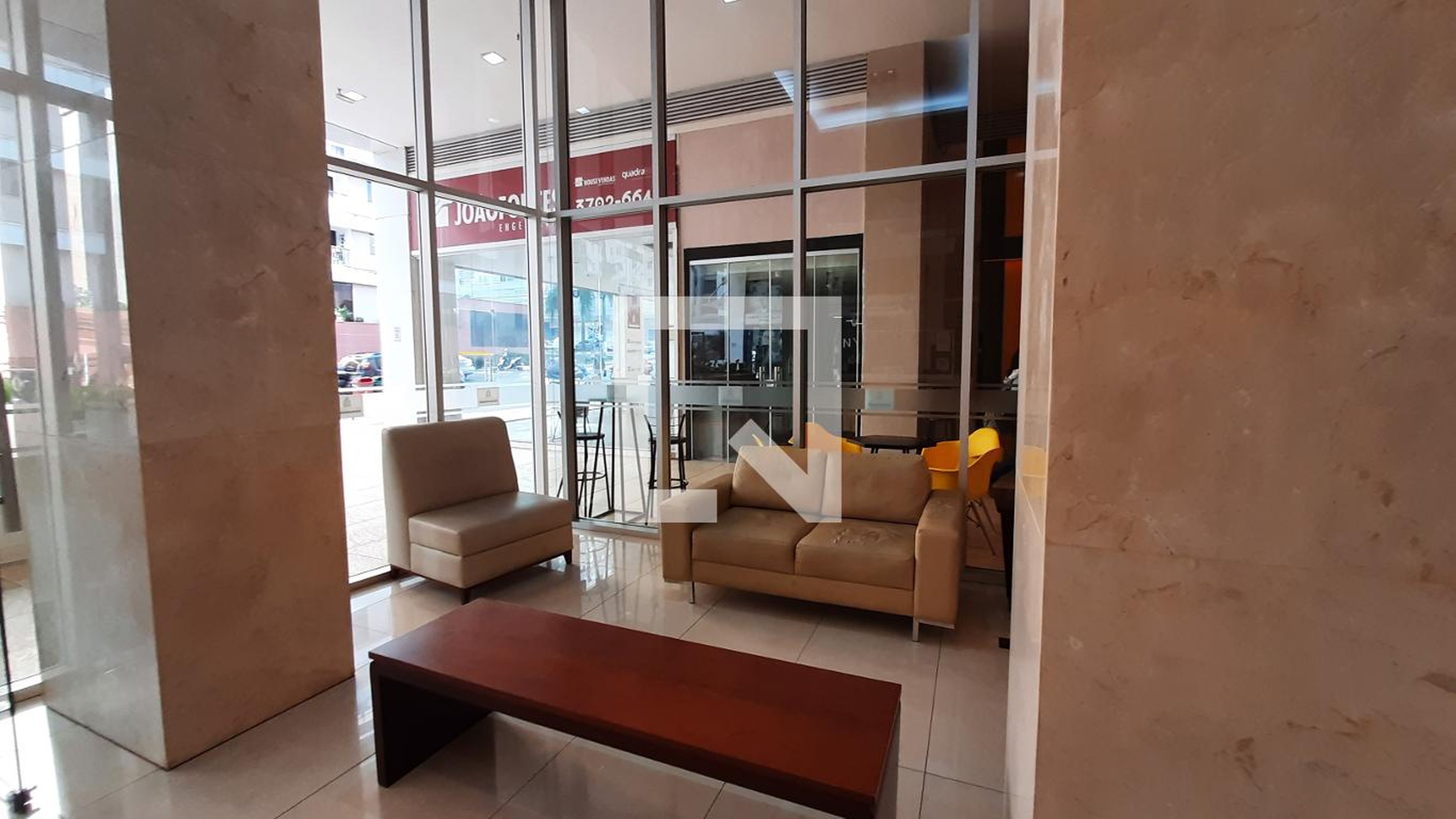 Hall de Entrada - Via Azaleas