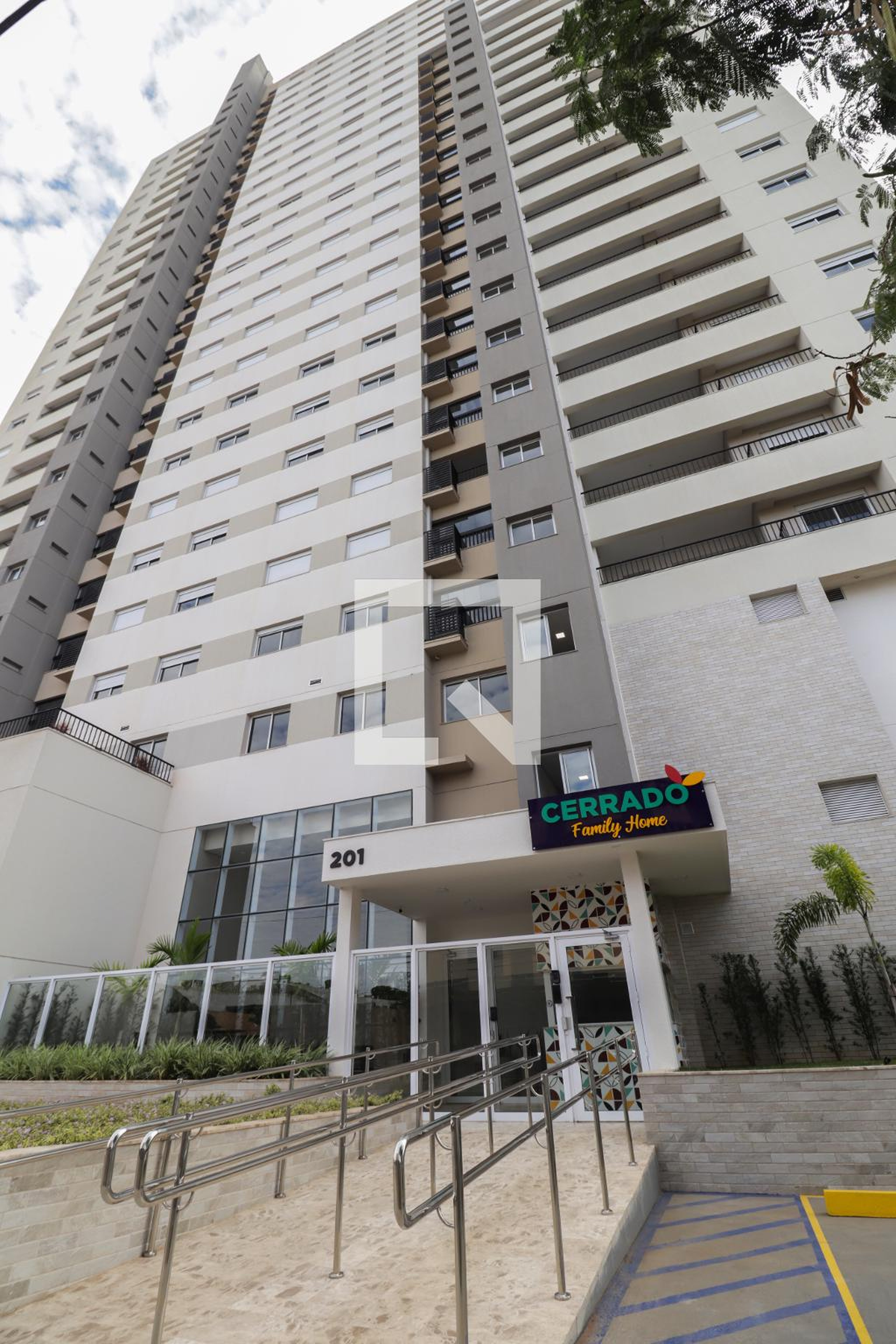 Fachada Condomínio Cerrado Family Home