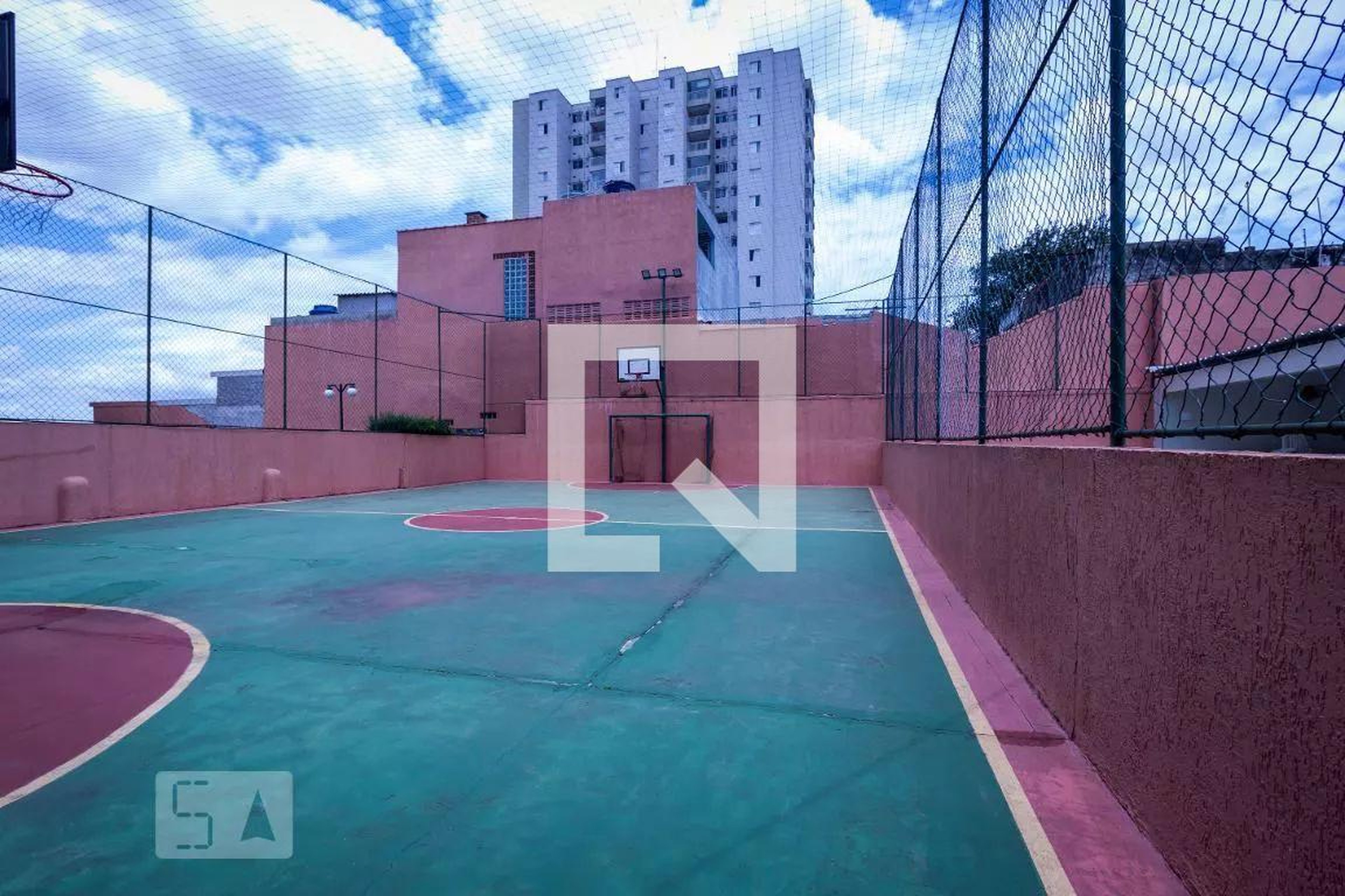 Quadra Esportiva - Ilha de Corsega