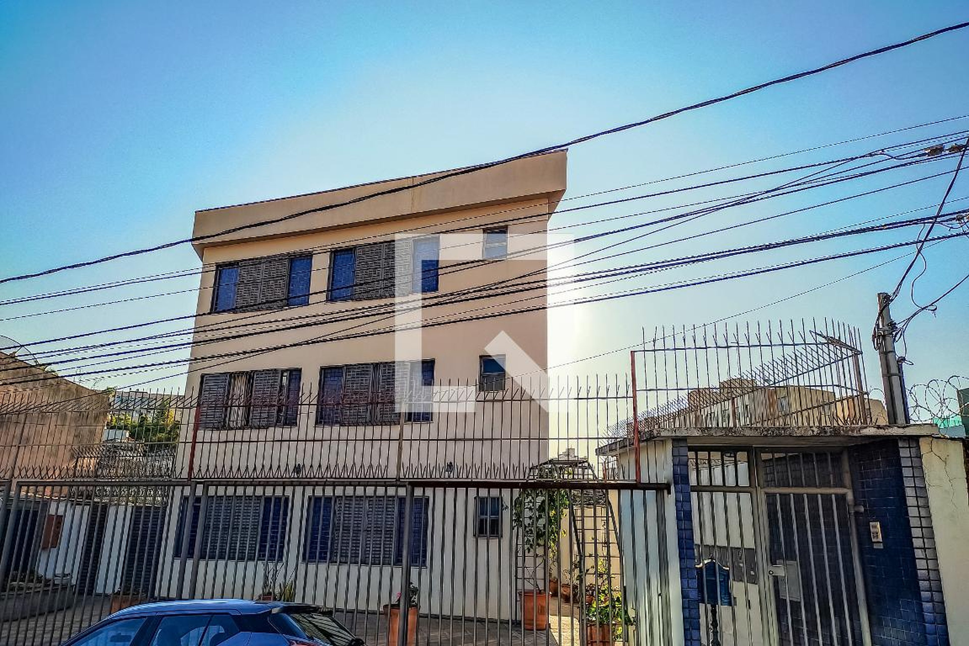 Fachada Condomínio em Rua Lignito, 316