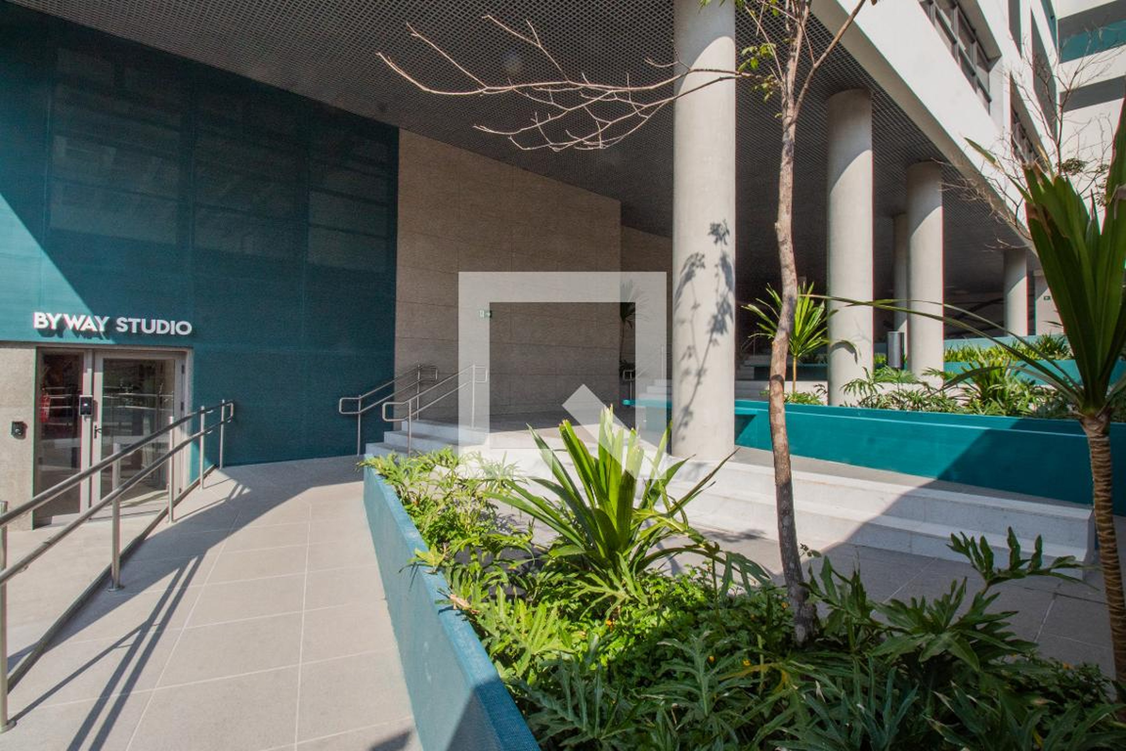 Entrada Condomínio em Rua Paulistânia, 329