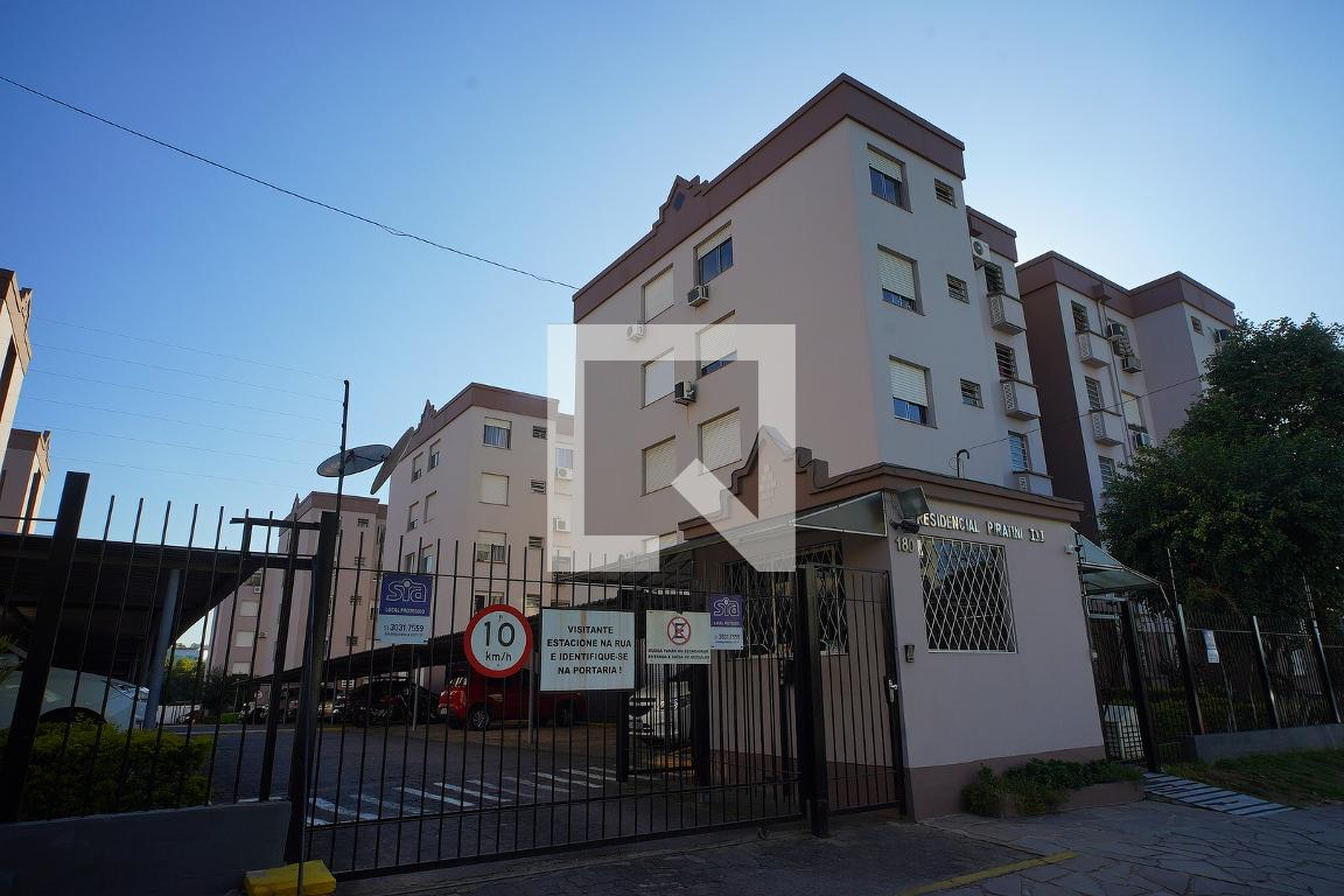 Fachada do Condomínio Condomínio em Rua Eva Laci Camargo Martins, 85