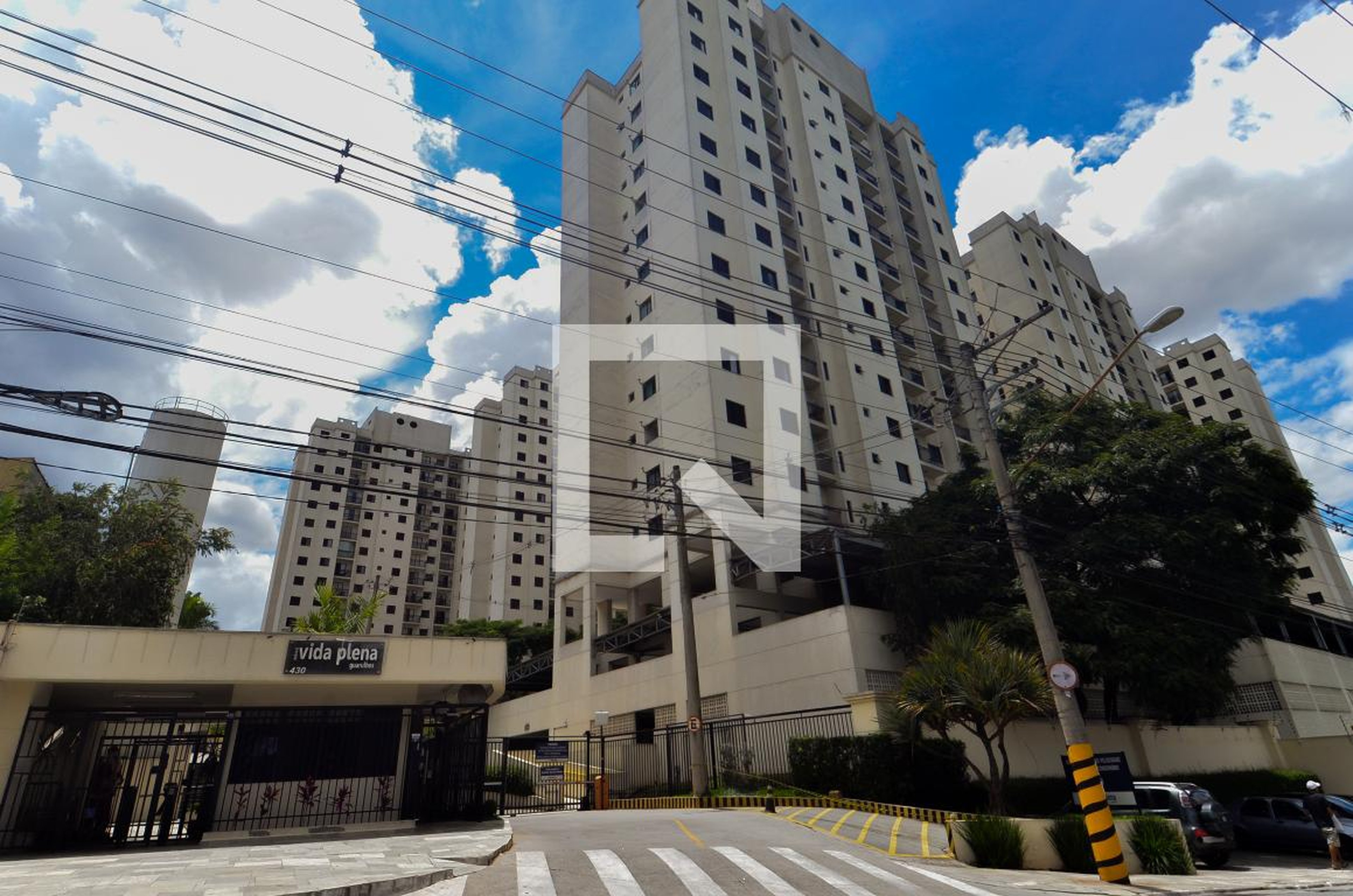 Fachada do Condomínio Condomínio em Avenida Benjamin Harris Hunicutt, 415