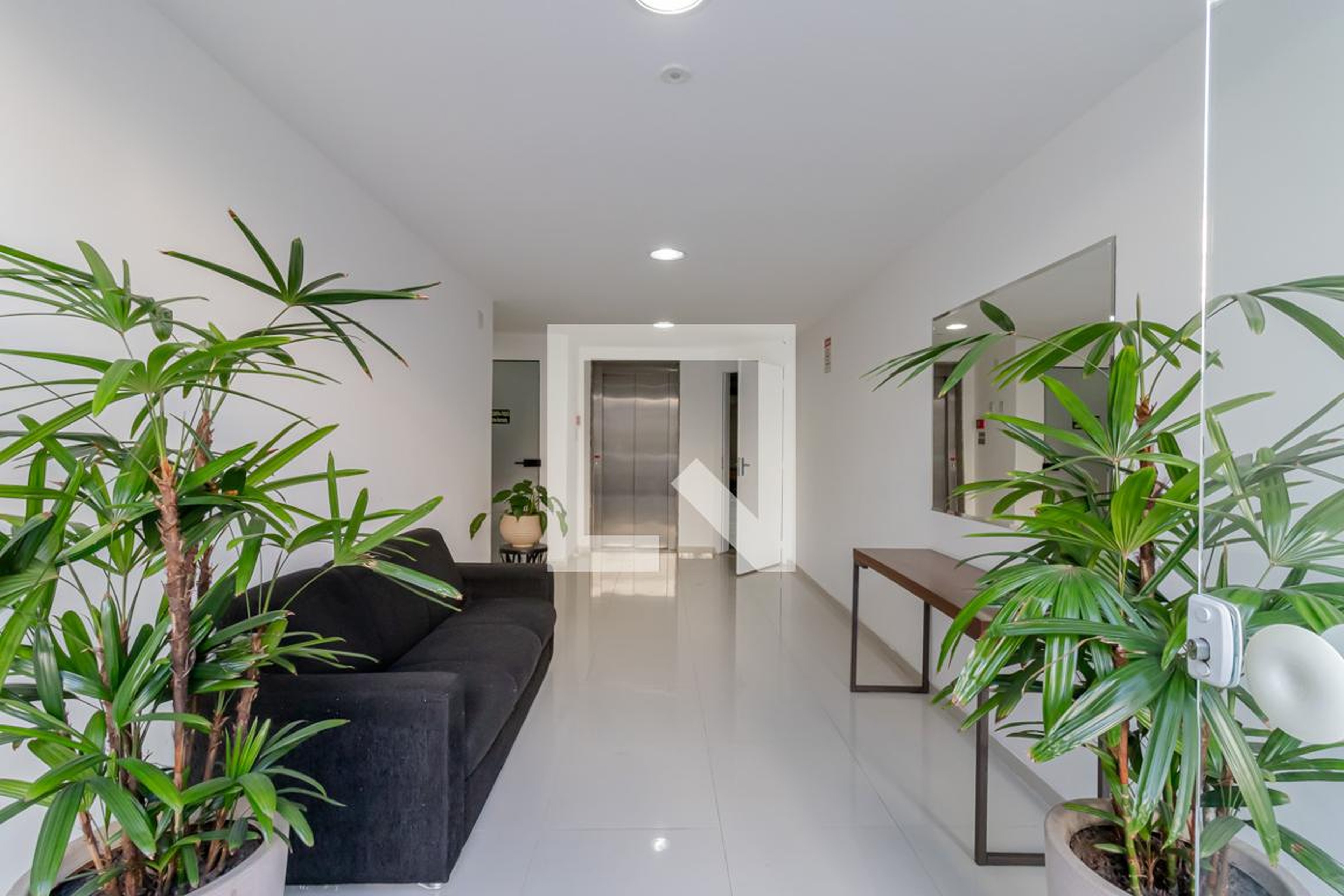 Hall Social Condomínio em Avenida Armando Ferrentini, 26