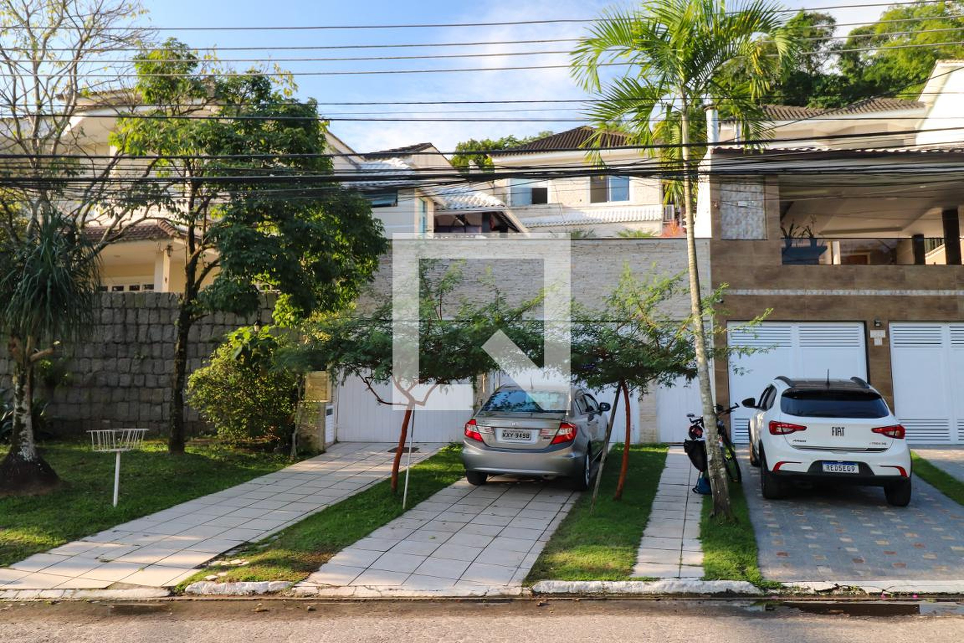 Fachada Condomínio em Rua Araticum, 1245