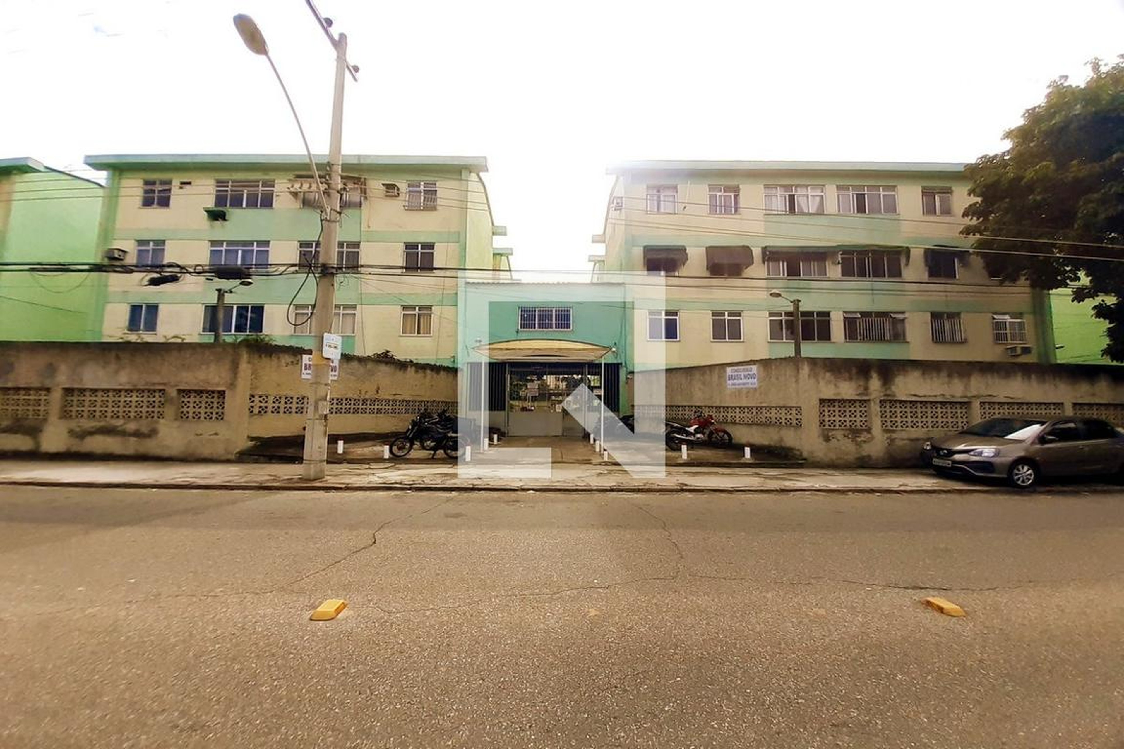 Fachada Condomínio em Rua Jorge Nascimento Silva, 233 A