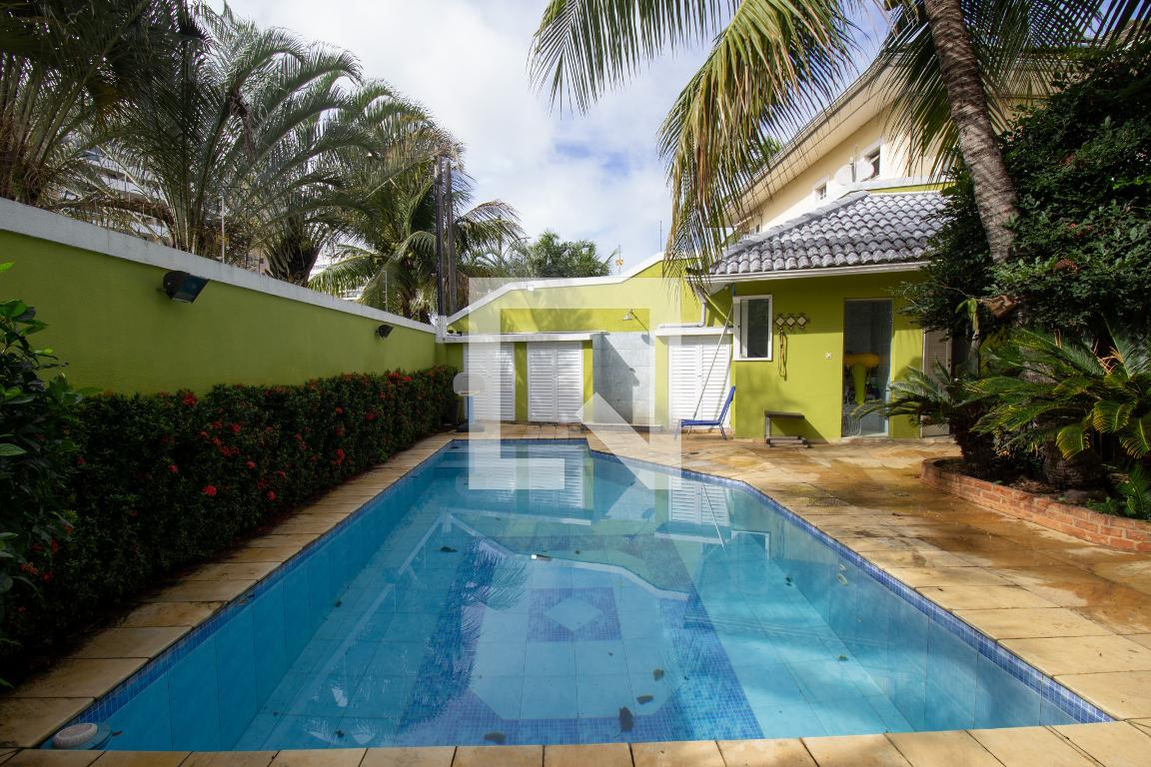 Piscina Condomínio em Avenida Ruy Antunes Corréa, 265