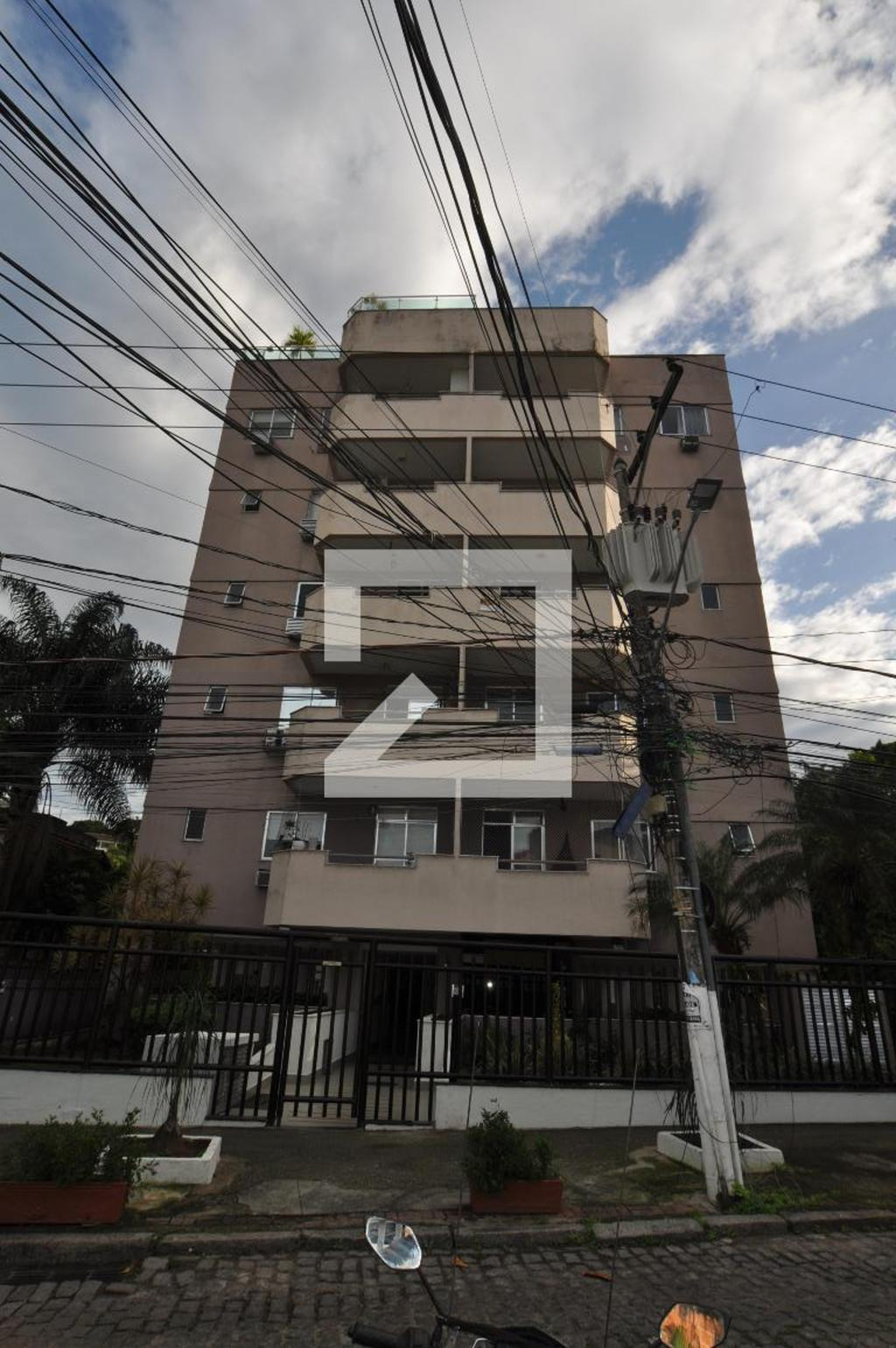 Fachada do Condomínio Condomínio Giovana