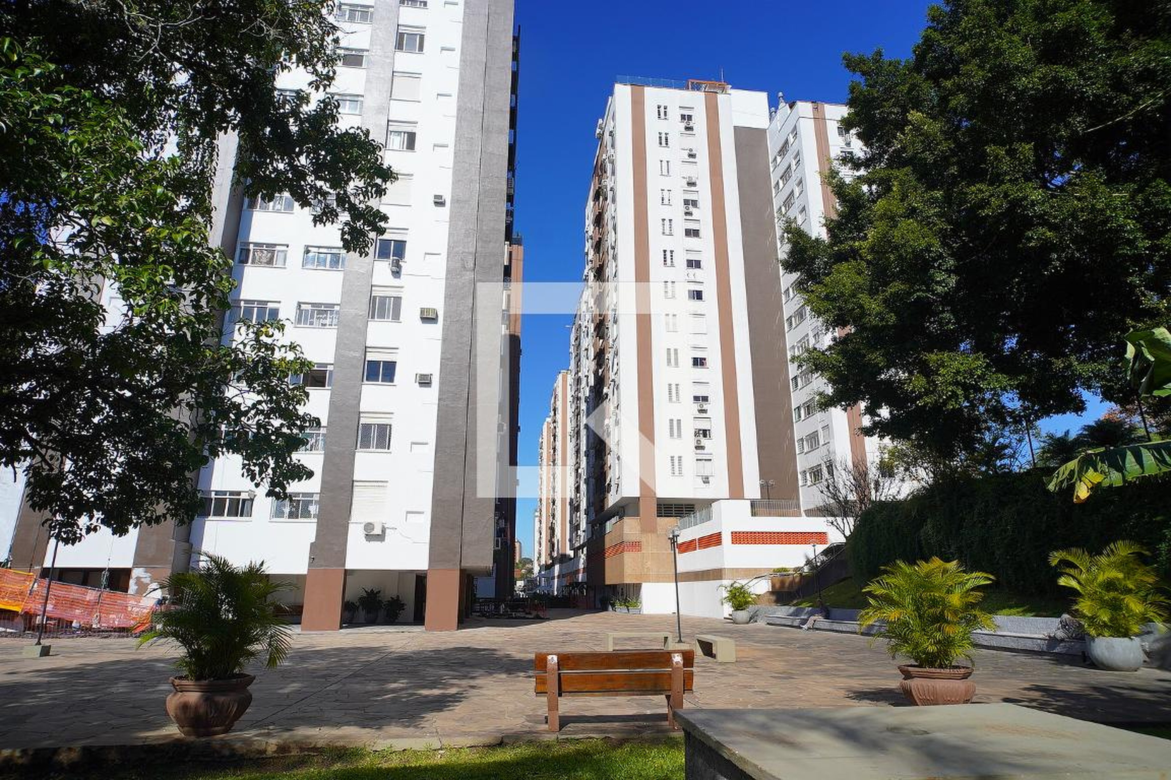 Fachada Condomínio em Rua Francisco Petuco, 11