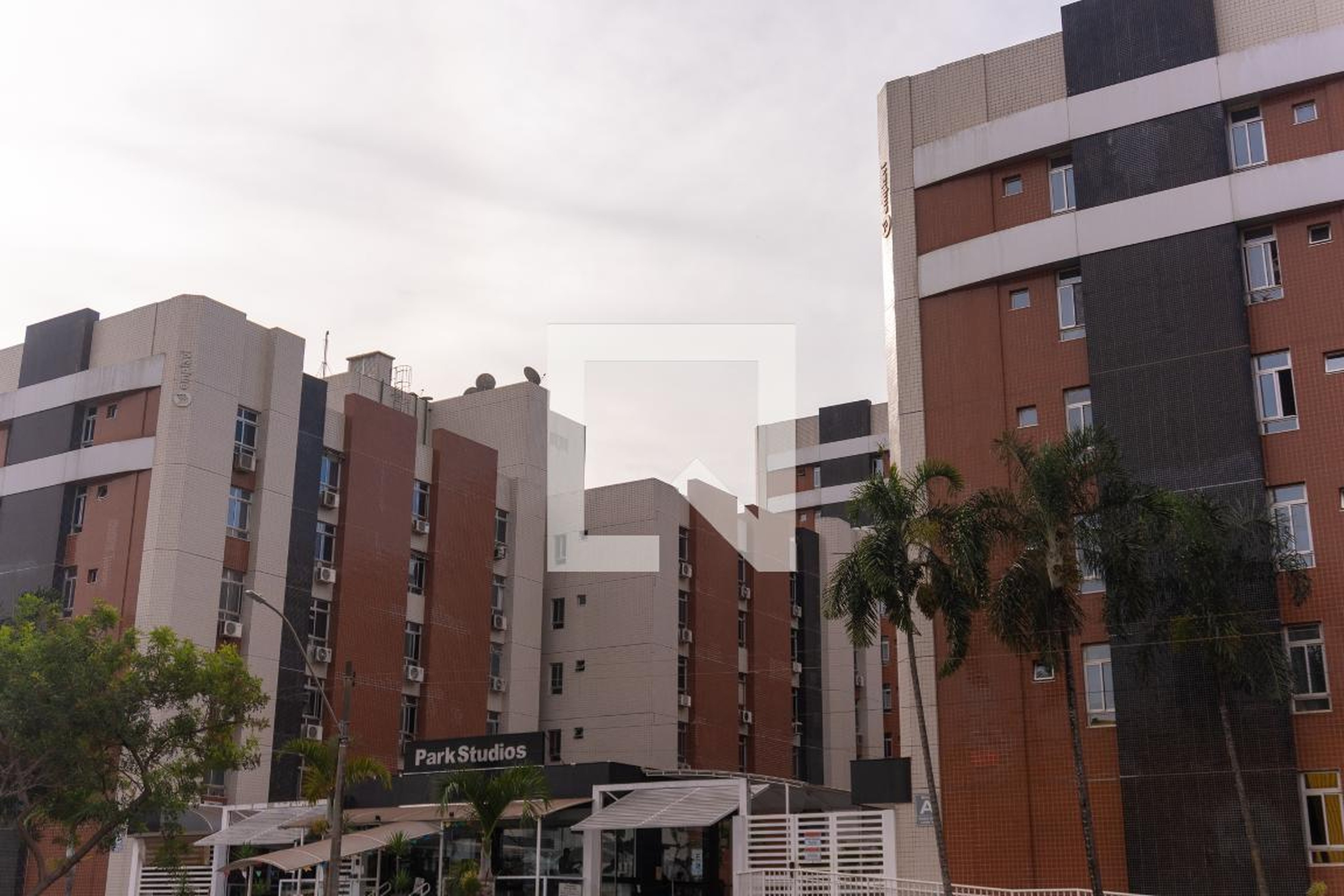 Fachada do Condomínio Condomínio ED. Parkstudios