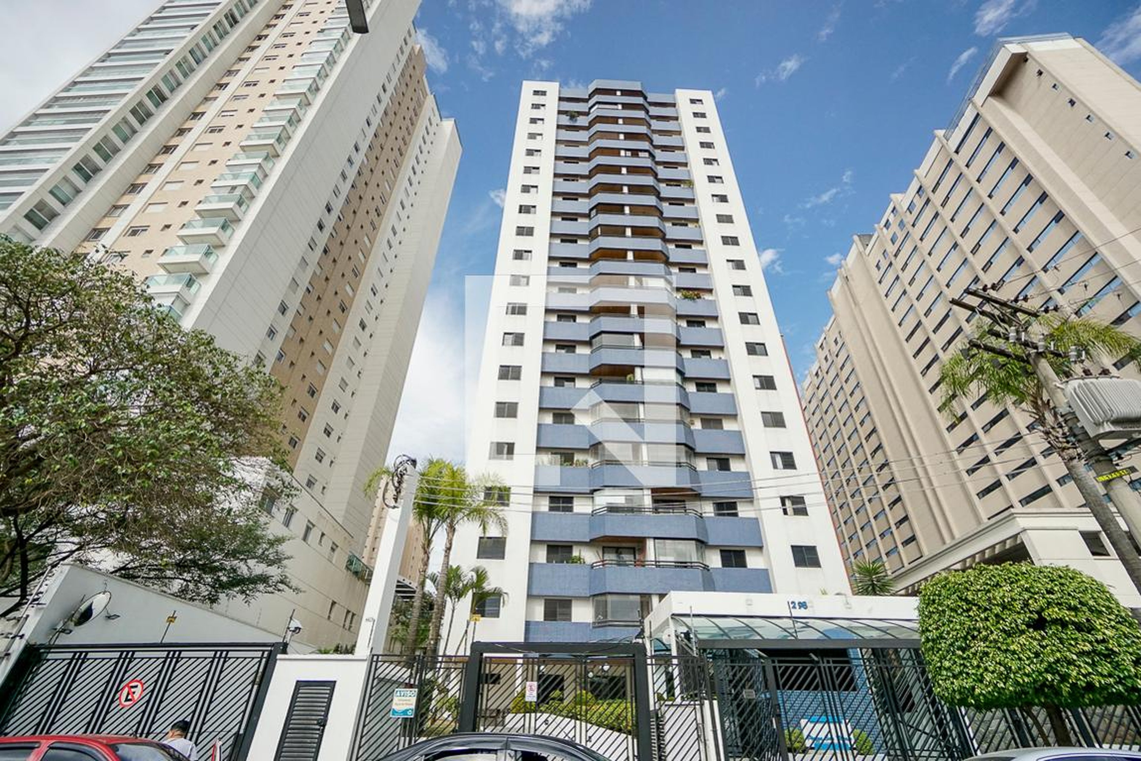 Fachada Condomínio em Rua Cantagalo, 289