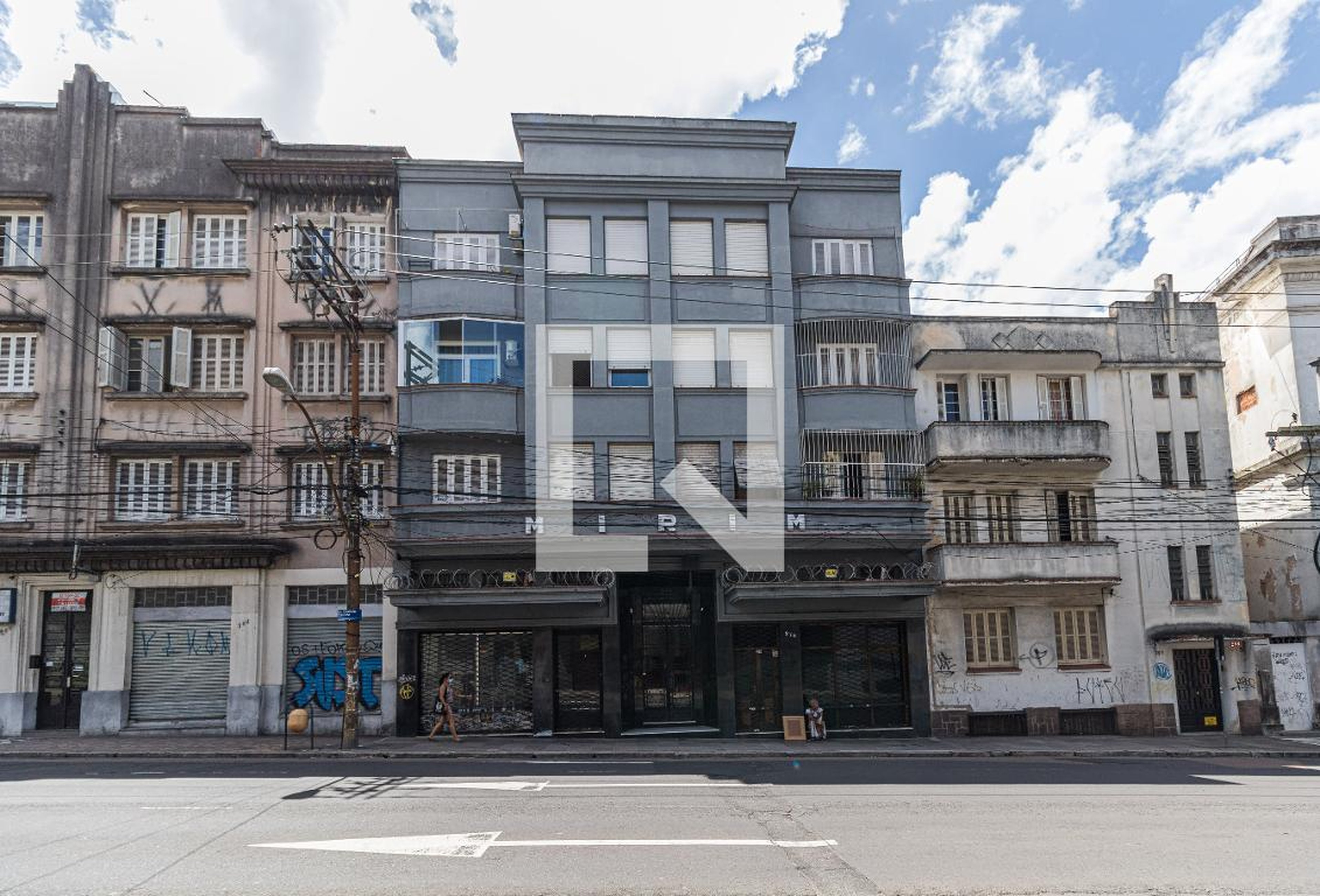 Fachada do Prédio Condomínio em Avenida Cristóvão Colombo, 274