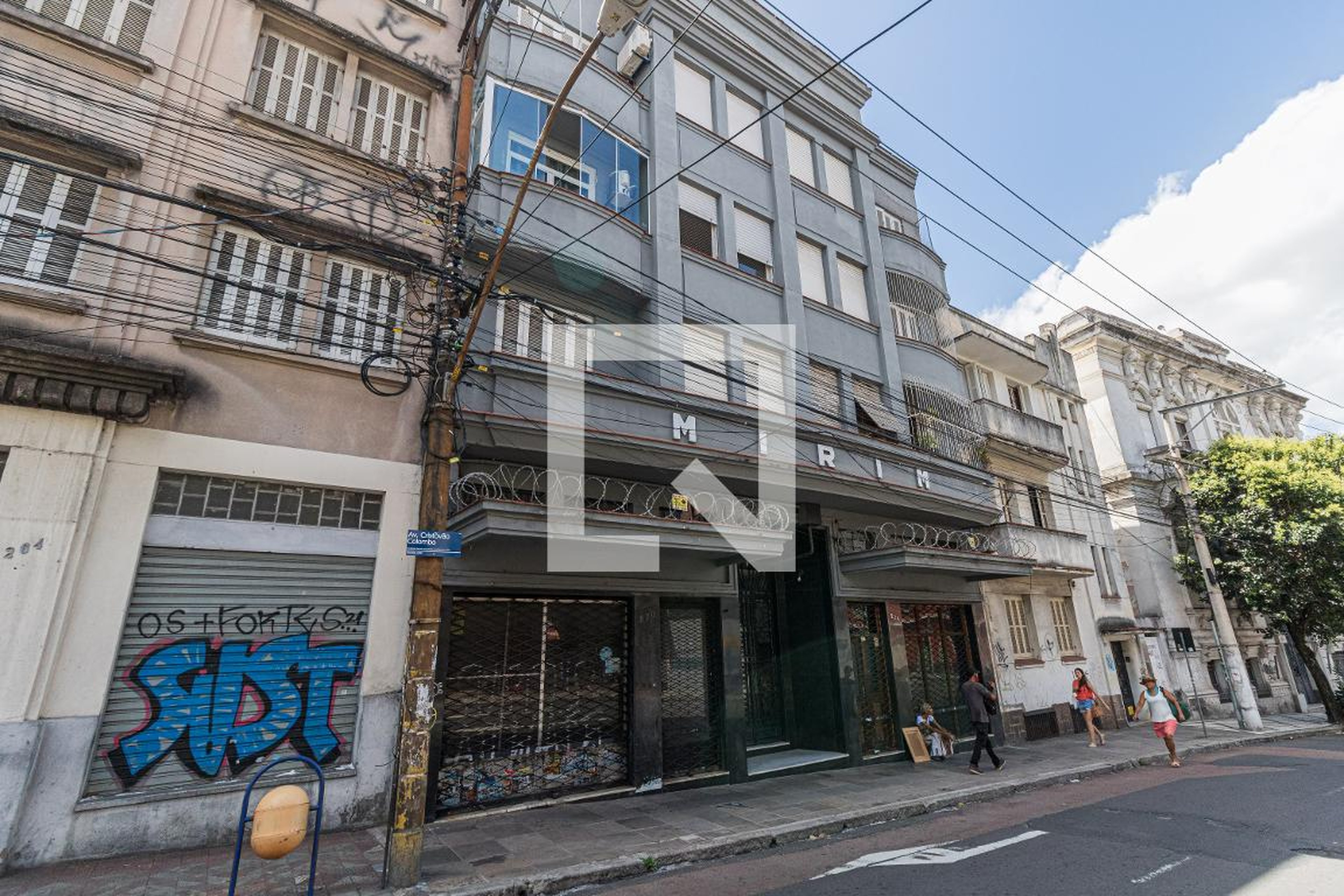 Fachada Condomínio em Avenida Cristóvão Colombo, 274