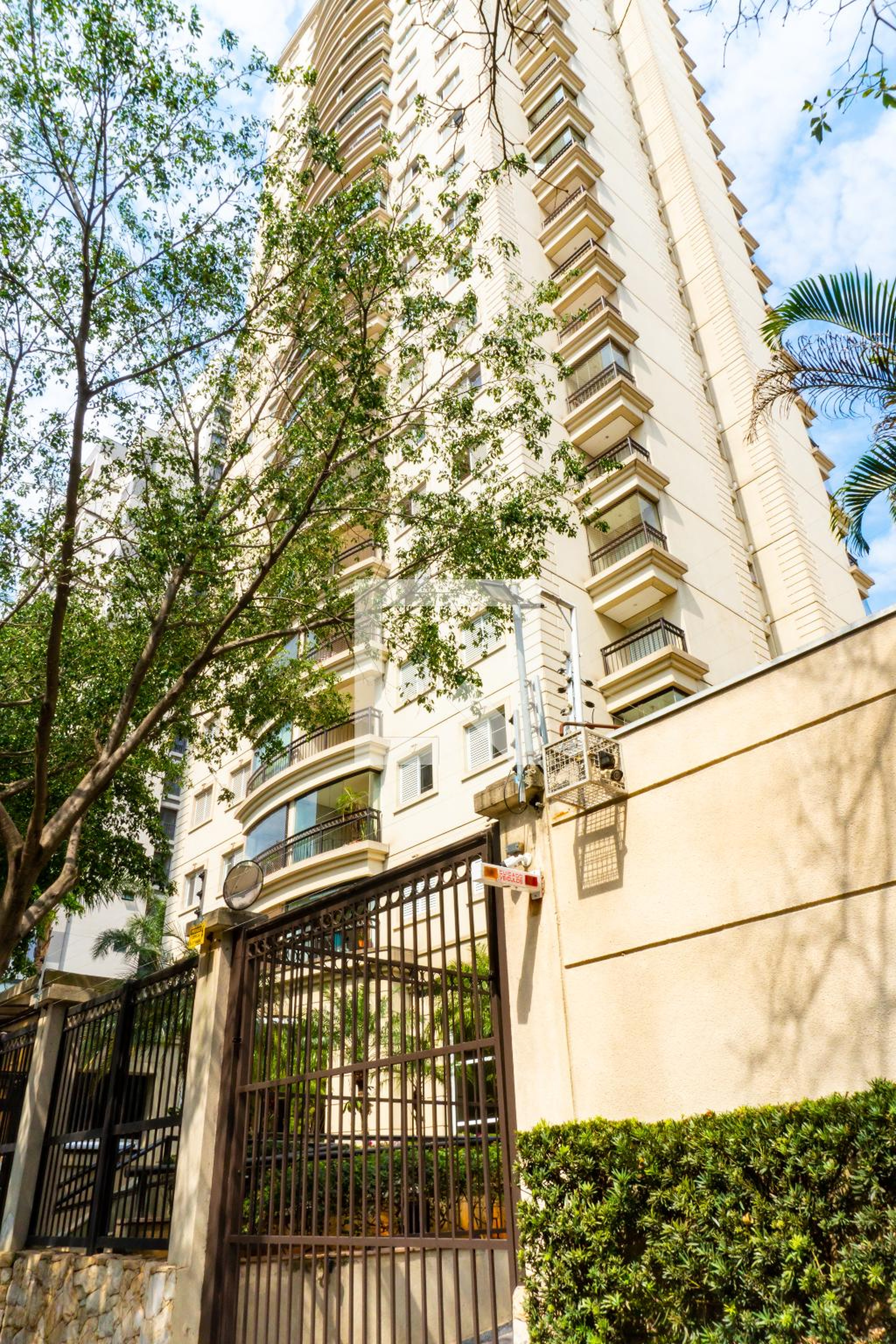 Fachada do Prédio Condomínio Potenji